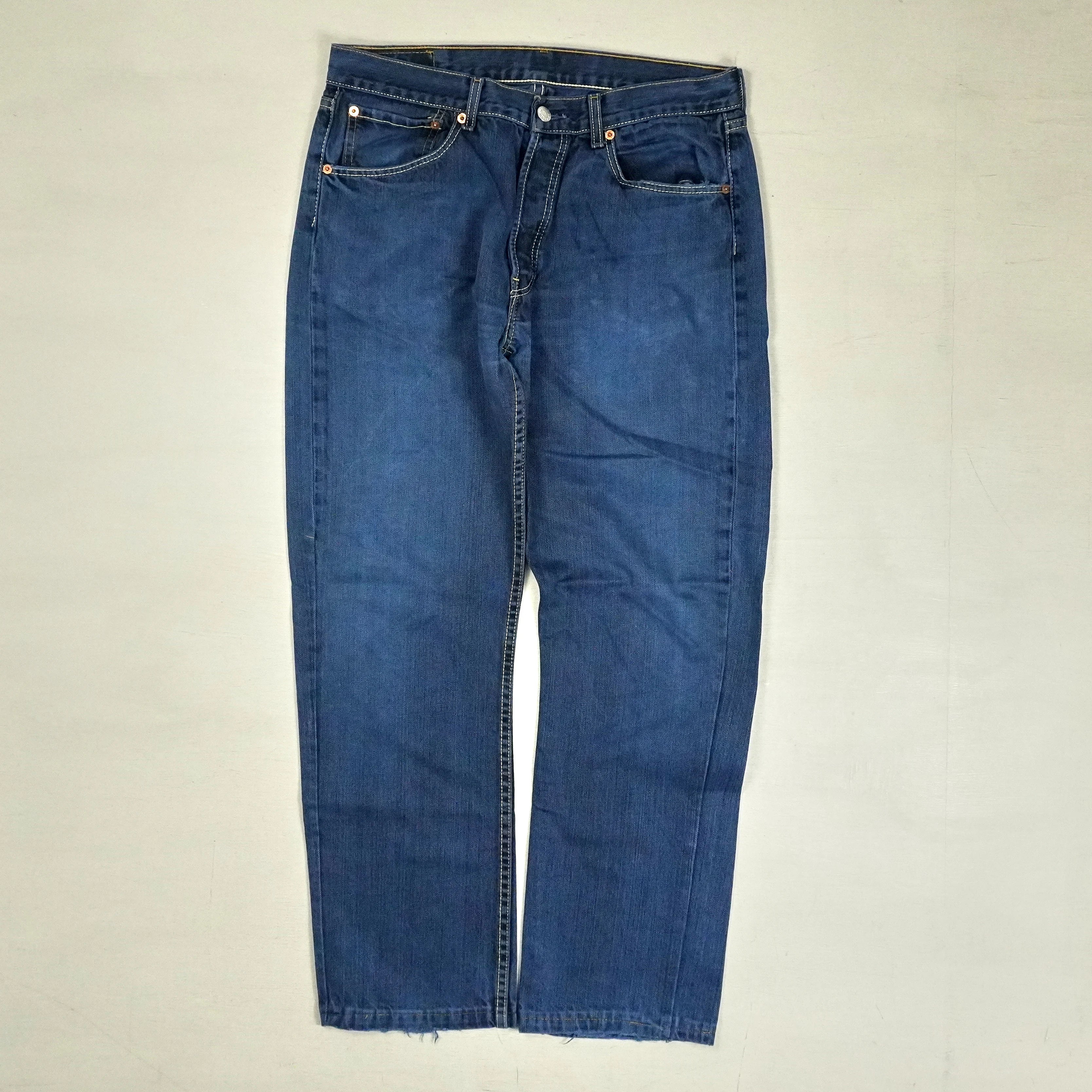 Levi's Vintage Blue Jeans ( 30 X 28 )
