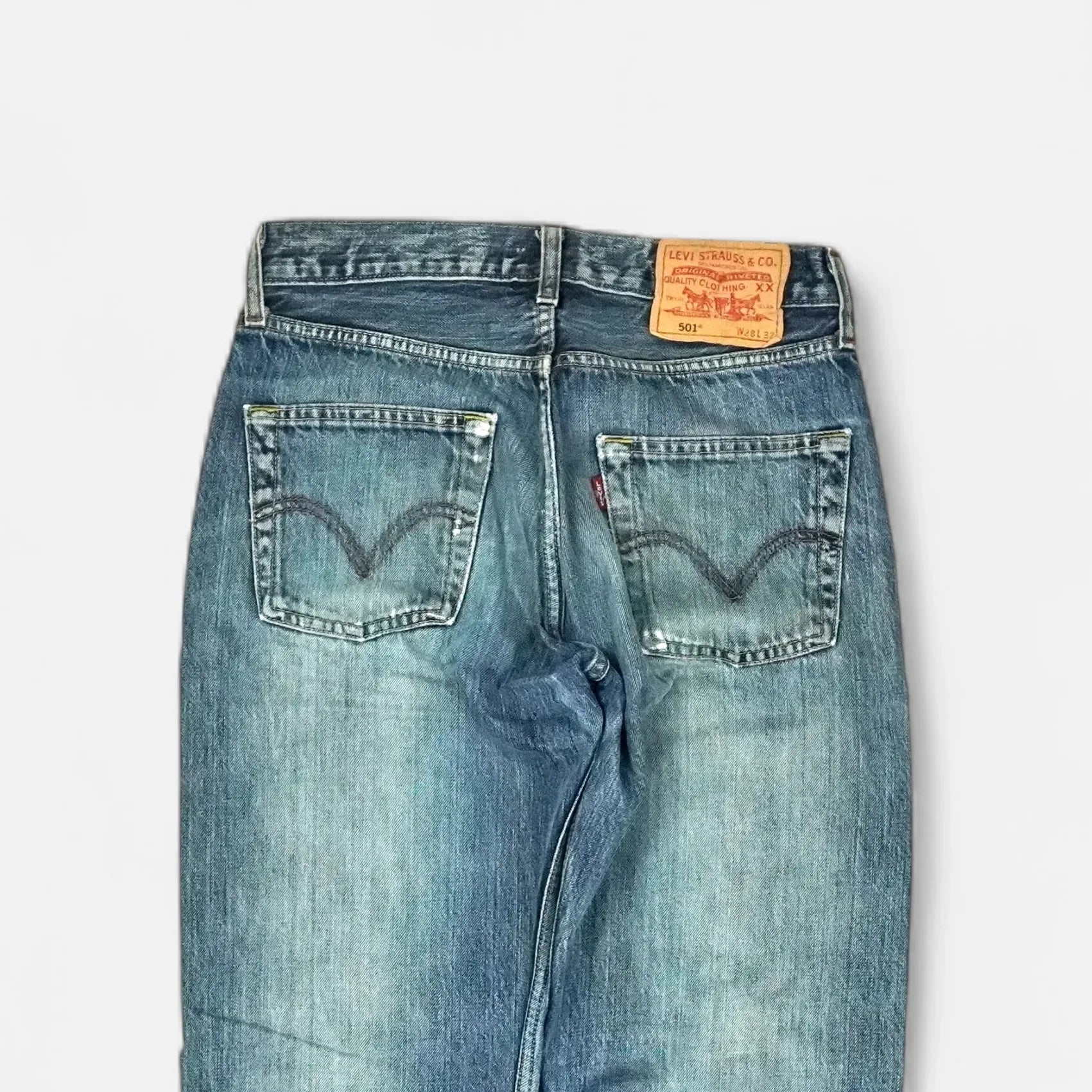 Levi's Vintage Blue Jeans ( 26 X 32 )