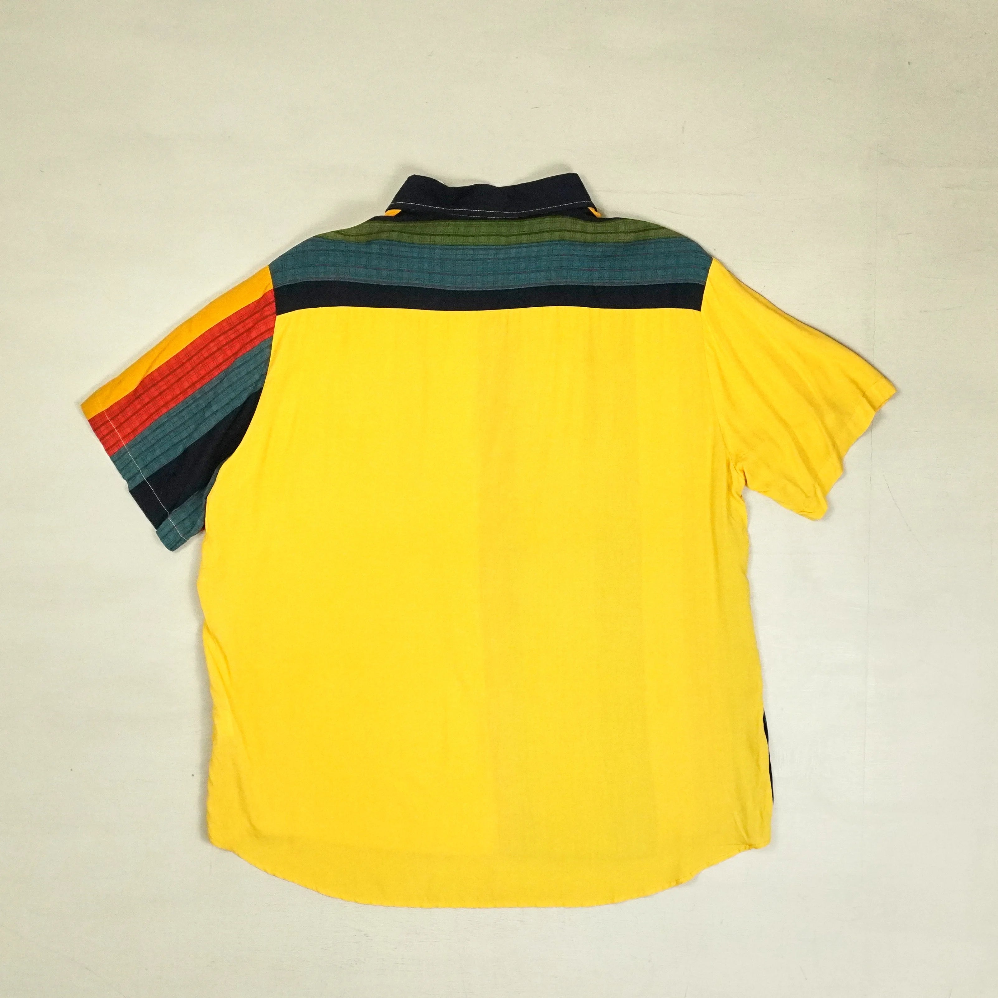 Vintage Funky Shirt In (XL)