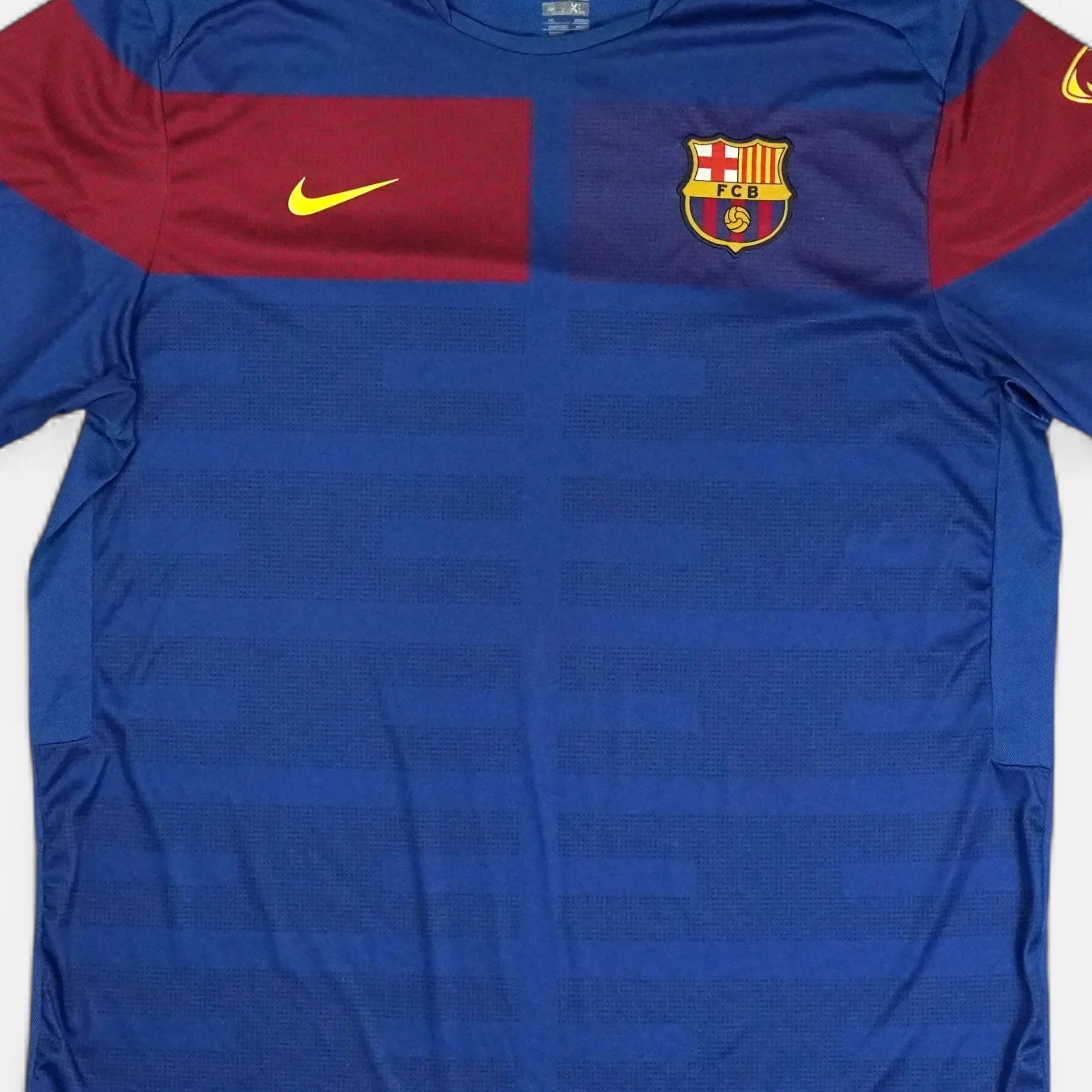 Vintage Nike Blue FC Barcelona Jersey (XL)