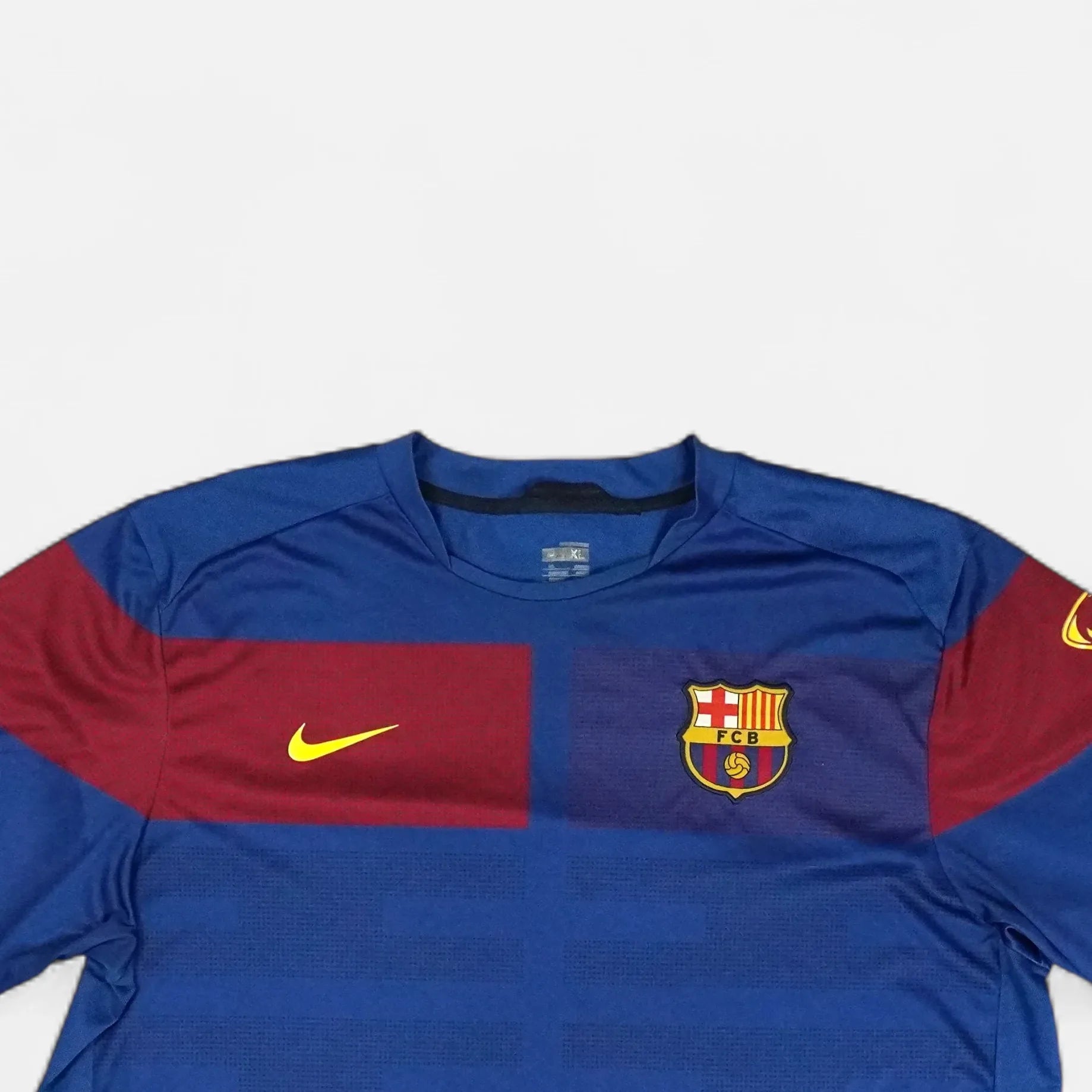 Vintage Nike Blue FC Barcelona Jersey (XL)