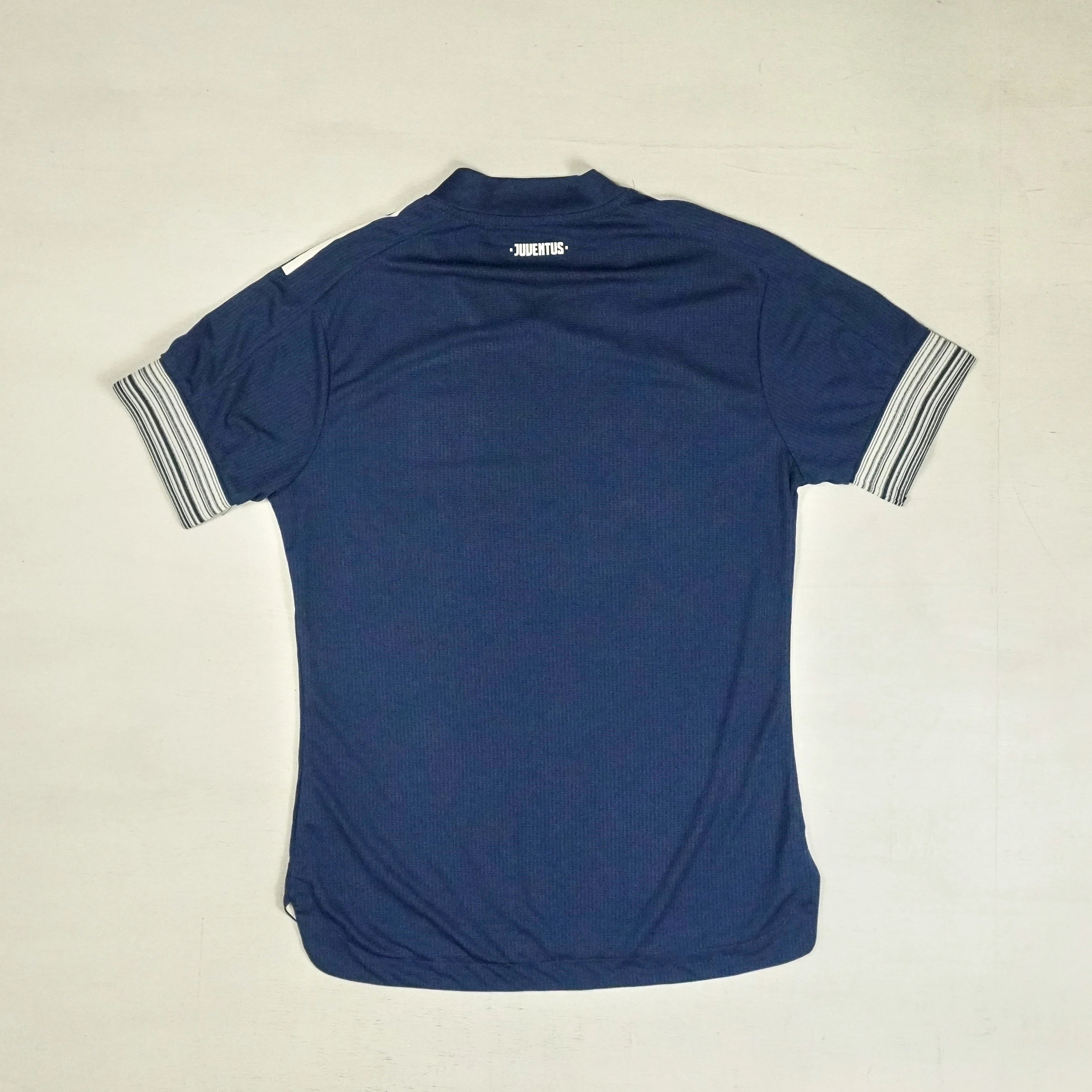 Juventus 2020 Adidas Away Jersey (S)