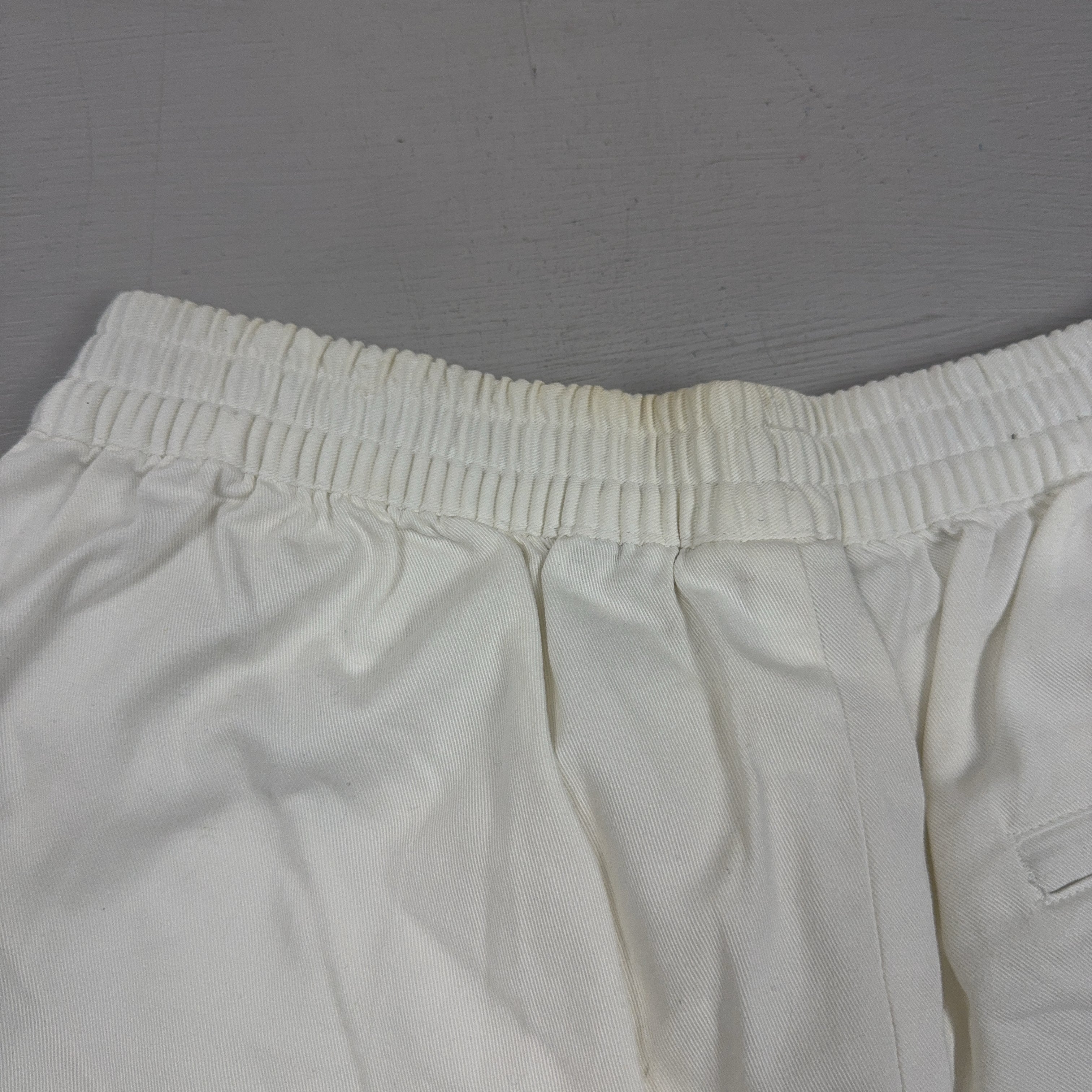 Vintage Nike White Shorts (M)