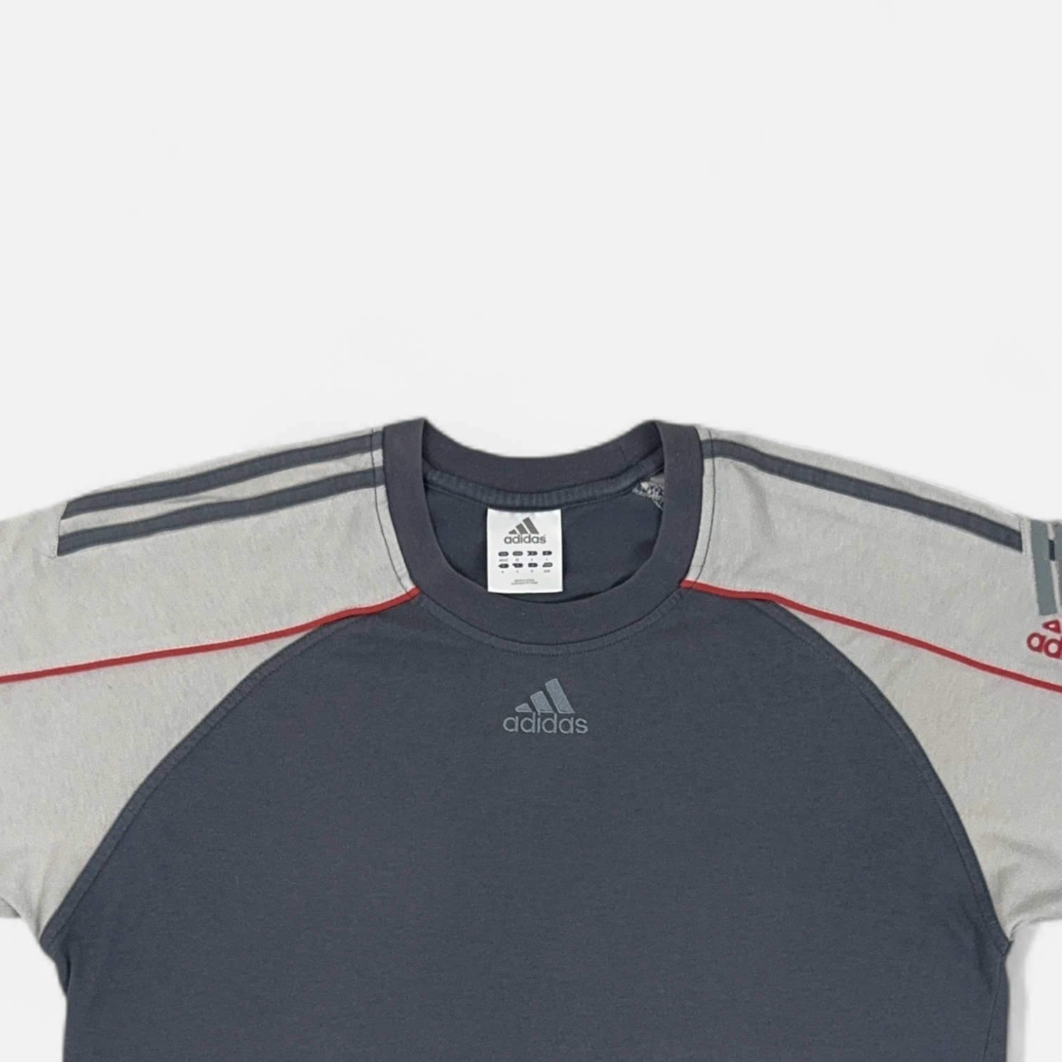 Vintage Adidas Grey T-shirt (L) detail