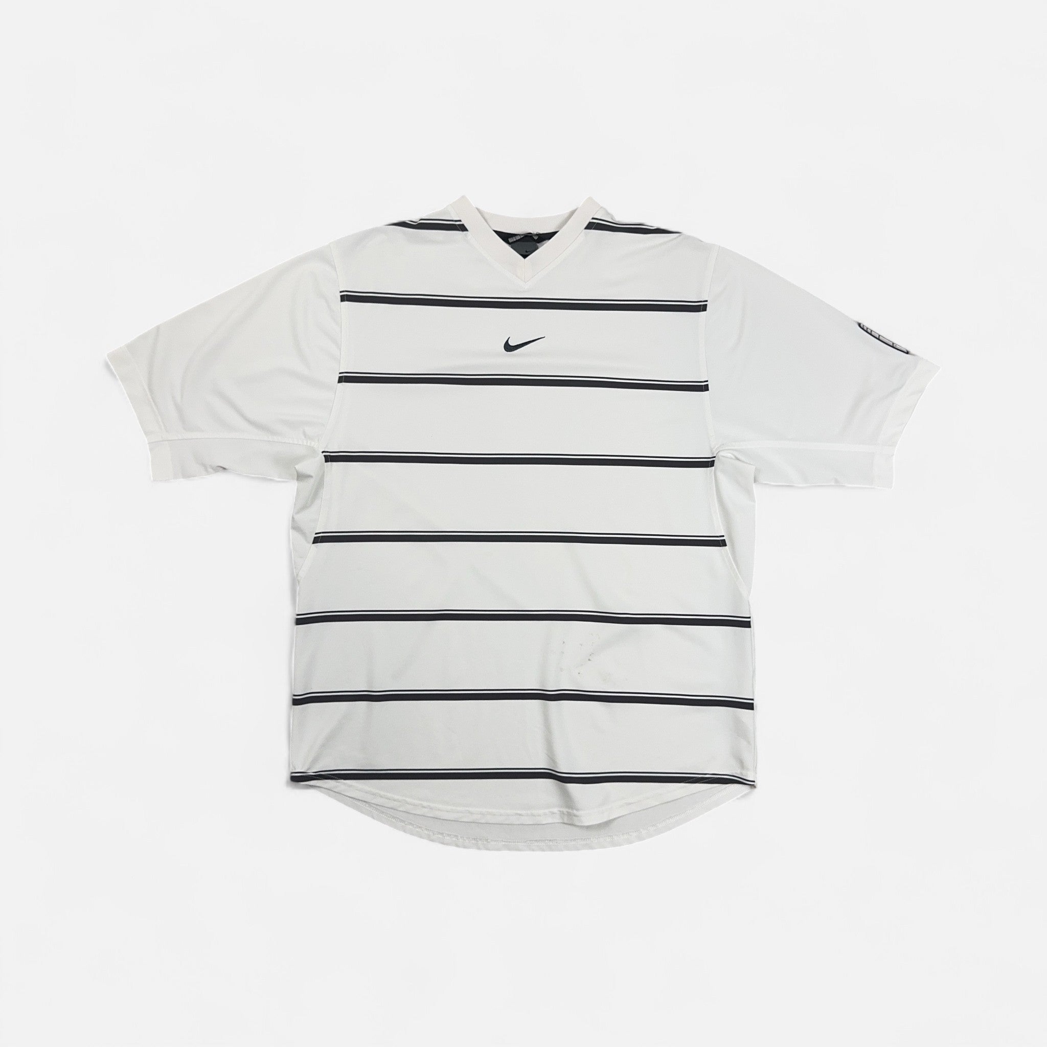 Vintage Nike White Striped Sports T-Shirt (L)