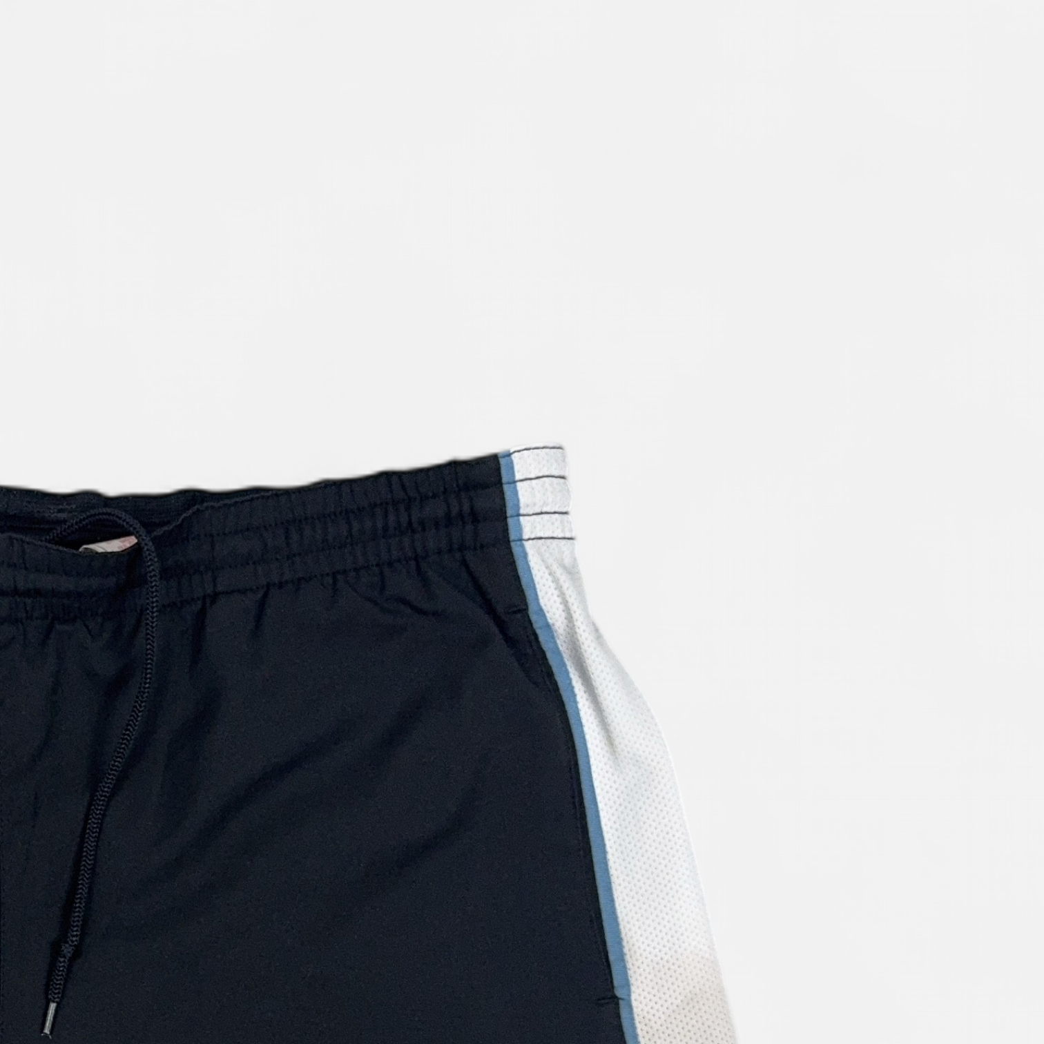 Vintage Nike Black Shorts (M) detail