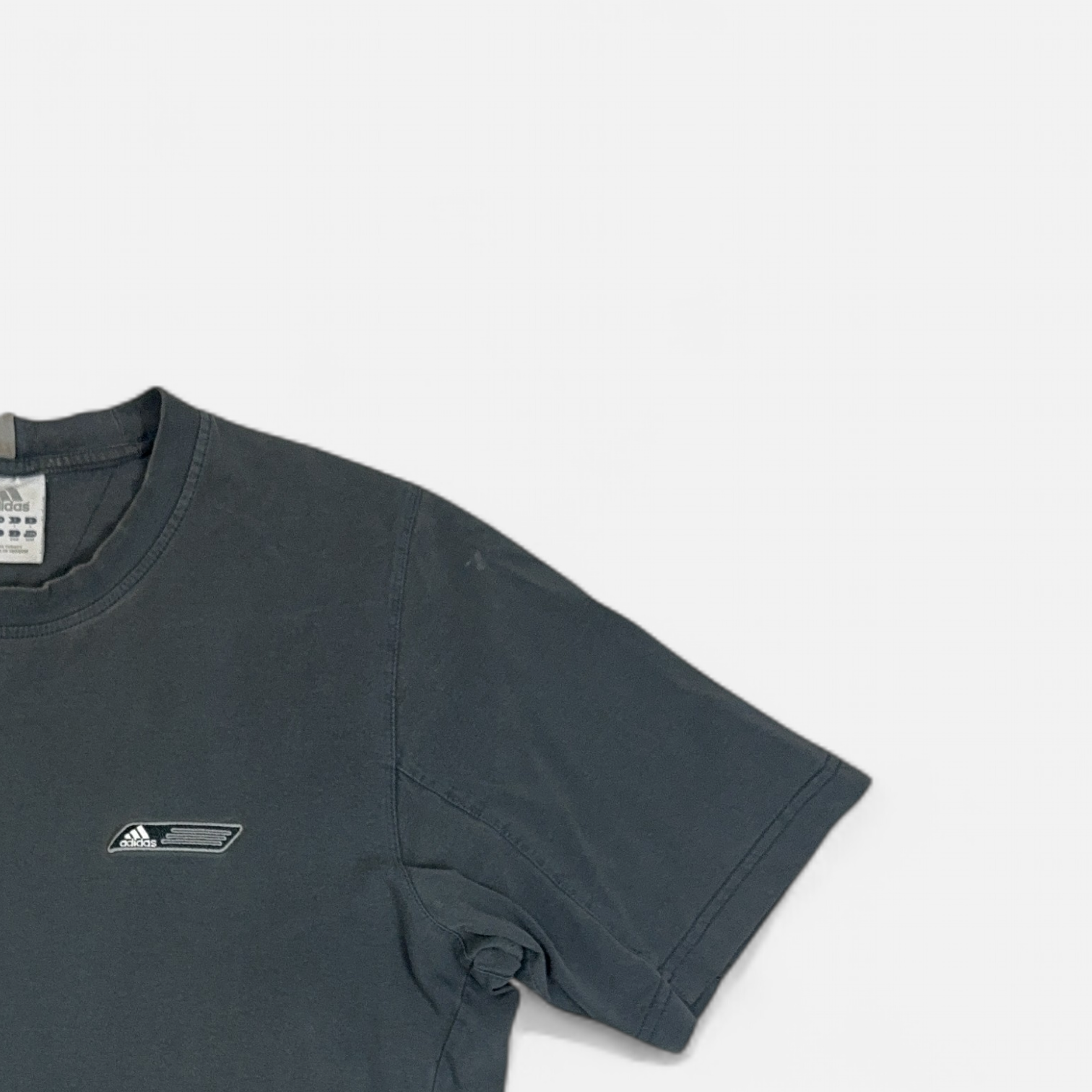 Vintage Adidas Grey T-shirt (M) detail