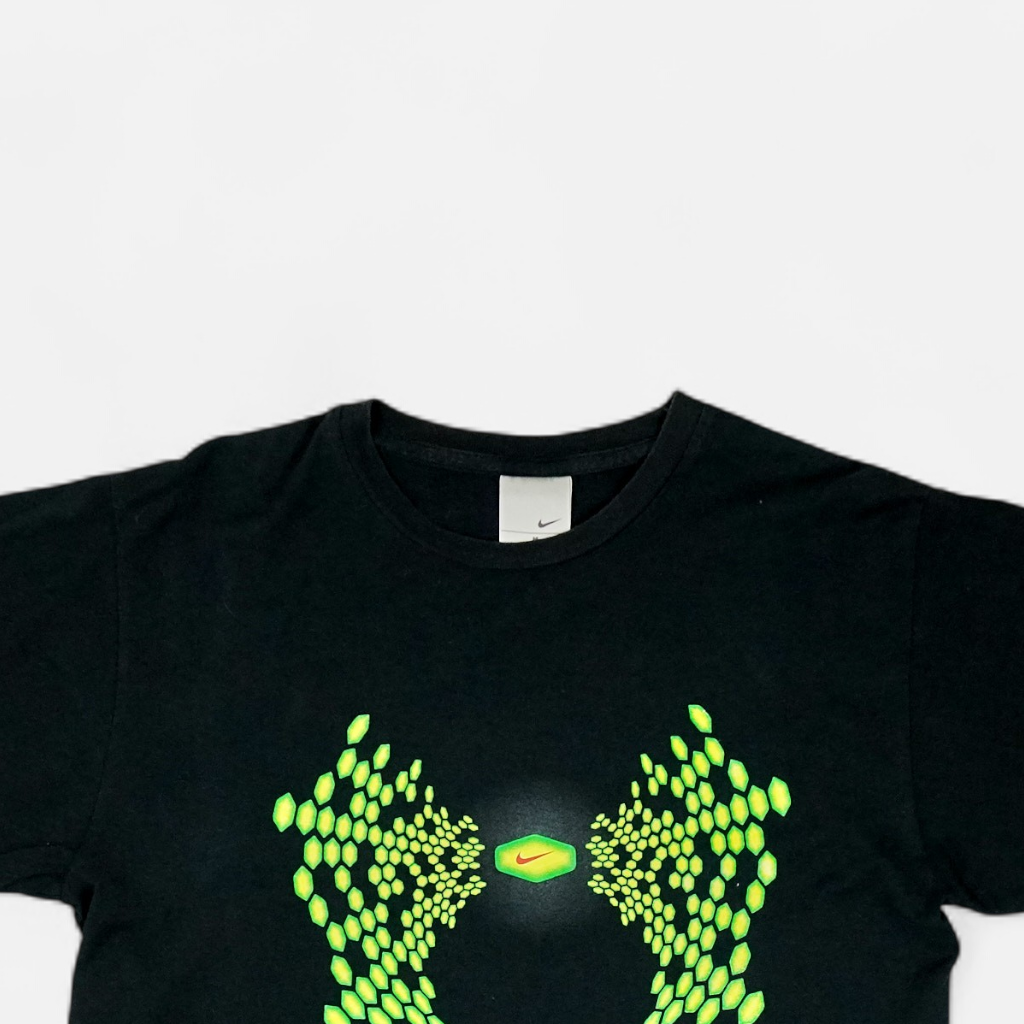 Vintage Nike Black T-shirt (Relaxed M)