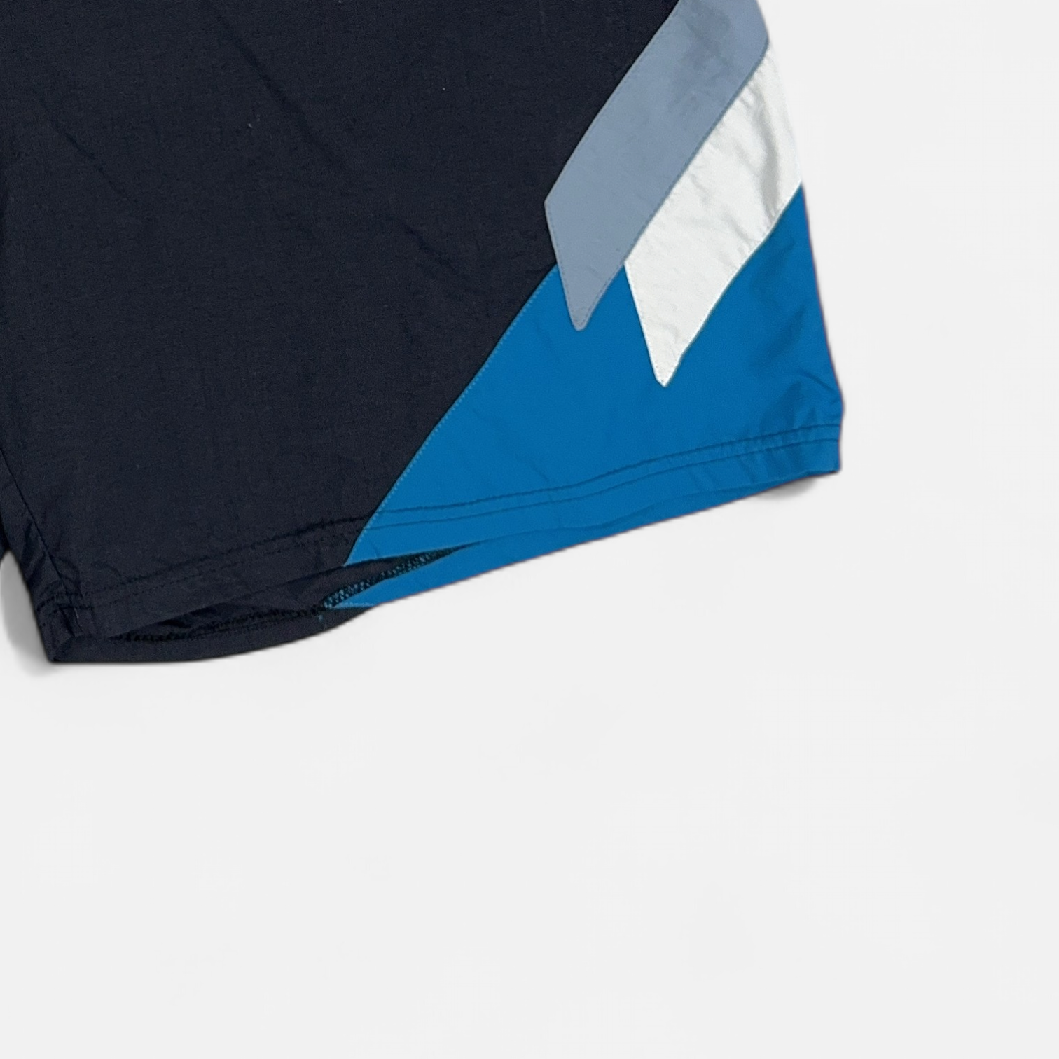 Vintage Adidas Black Shorts (L) detail