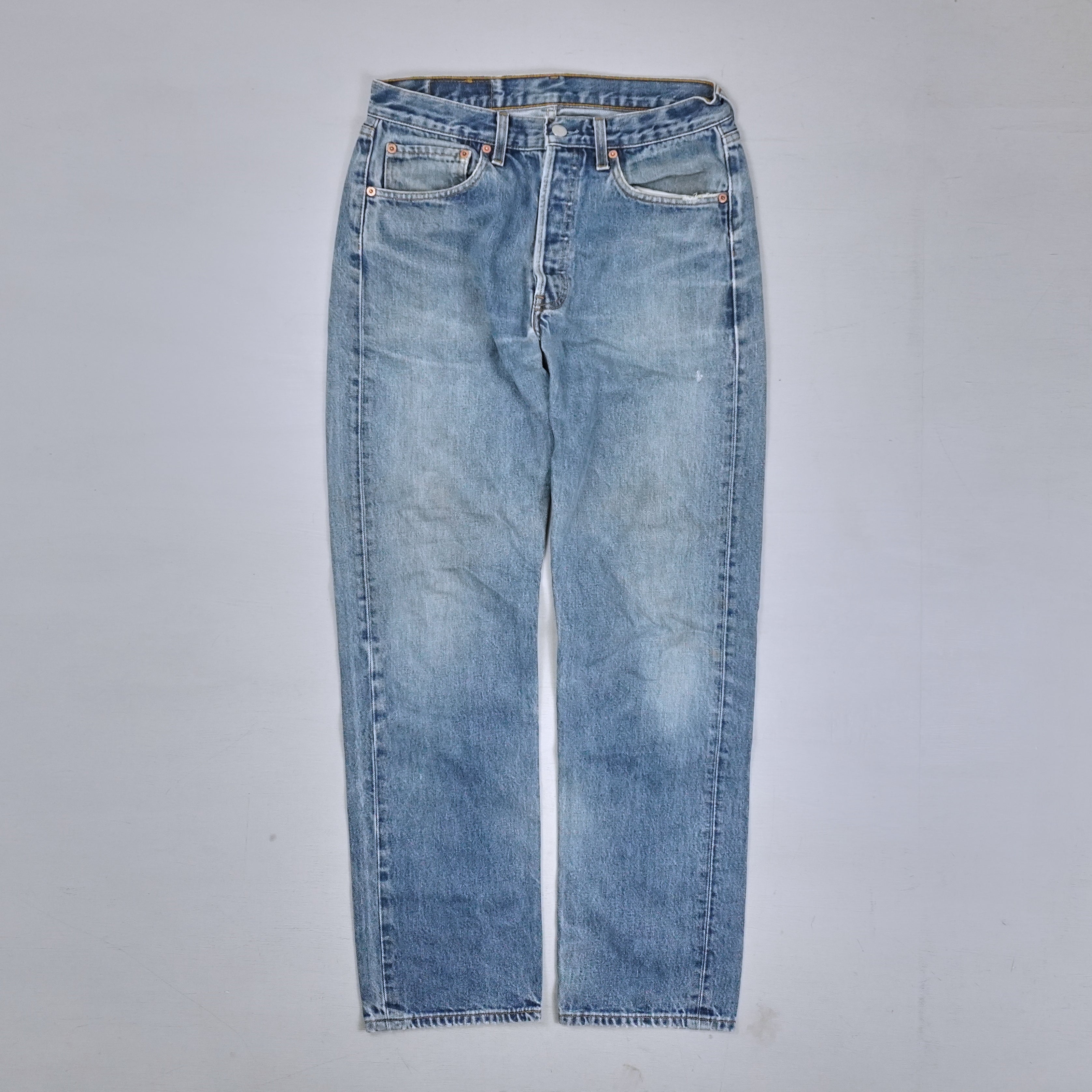 Vintage Levi's Blue Jeans (W32 L32)