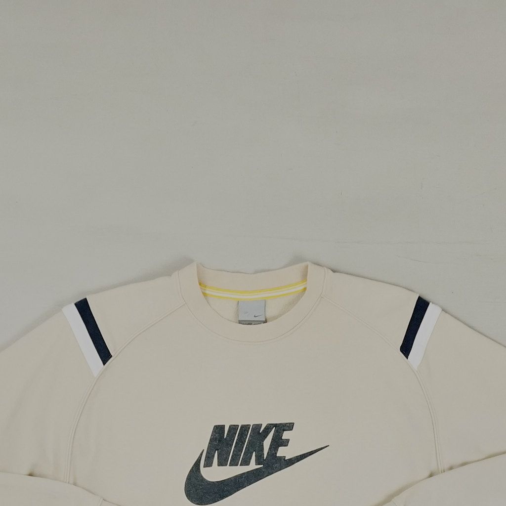 Vintage Nike White Sweatshirt (M)
