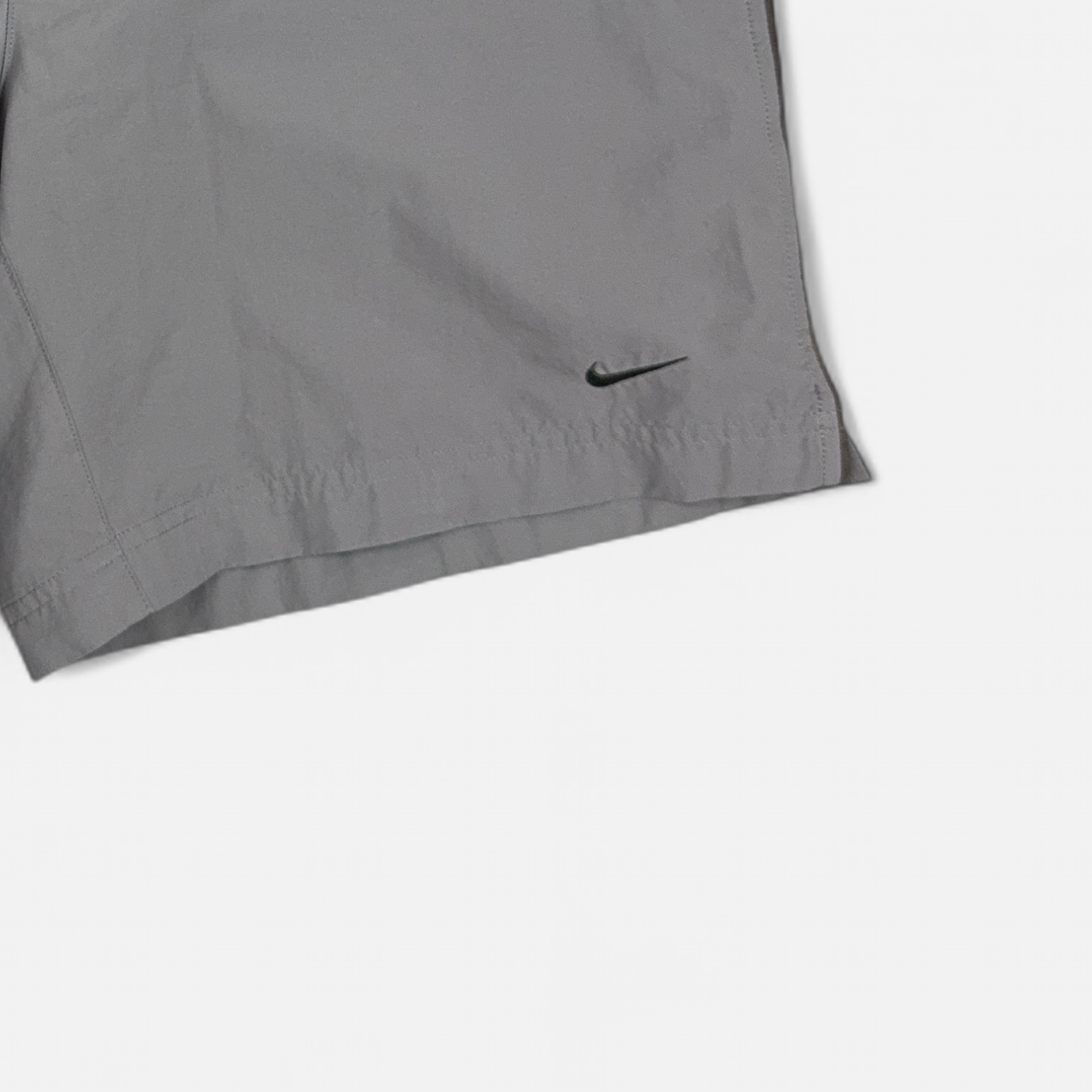 Vintage Nike Grey Shorts (M) detail