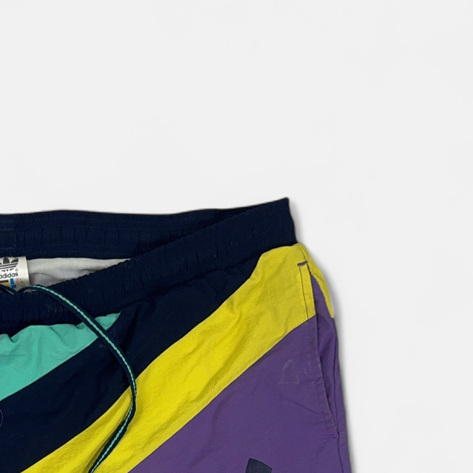Vintage Adidas Multicoloured Shorts (L) detail