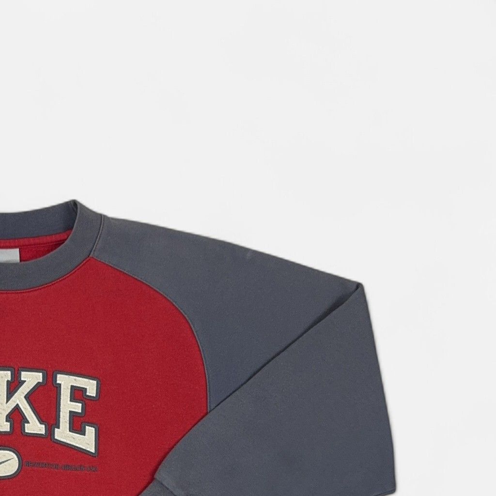 Vintage Nike Red Sweatshirt (M)
