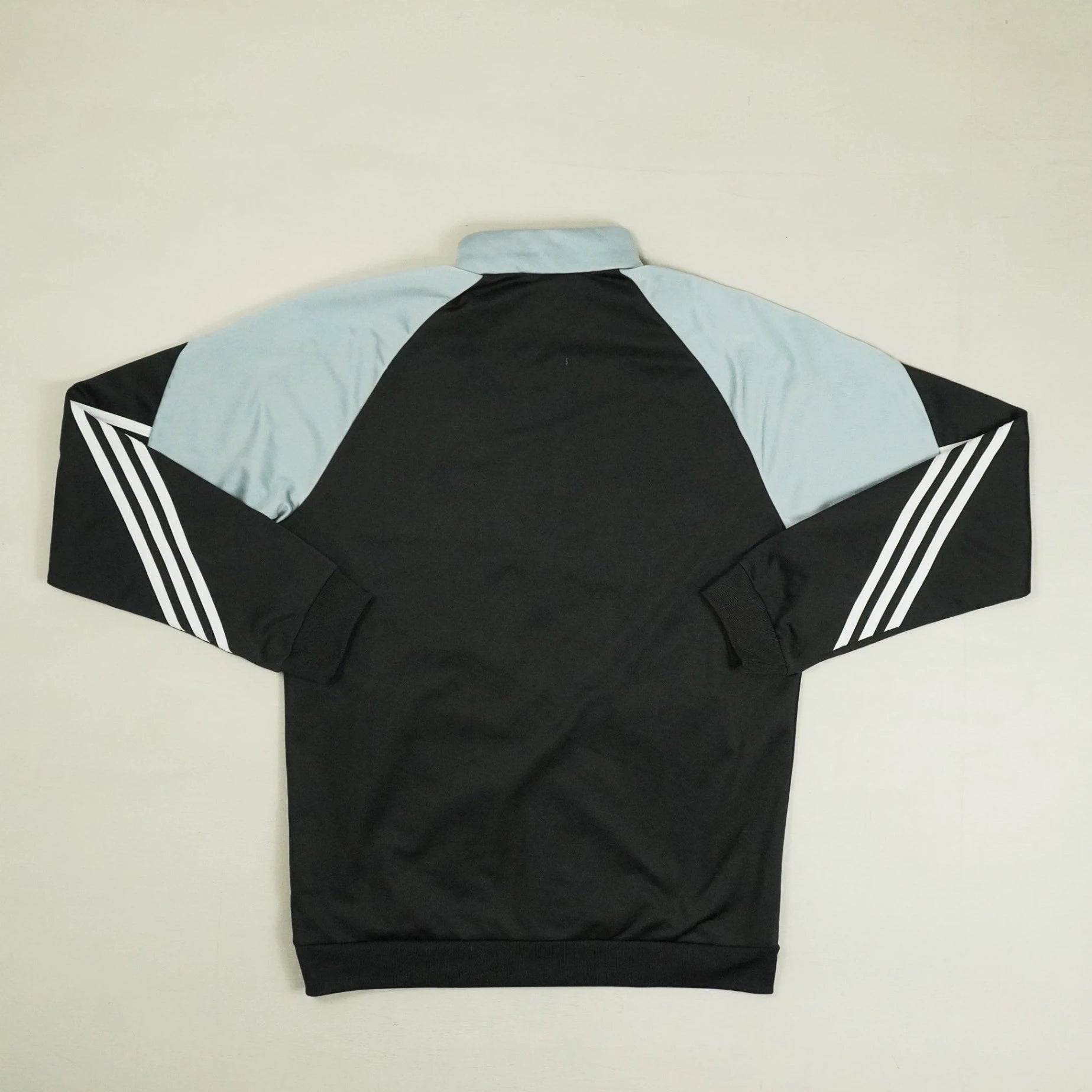 Vintage Adidas Black Trackjacket (M)