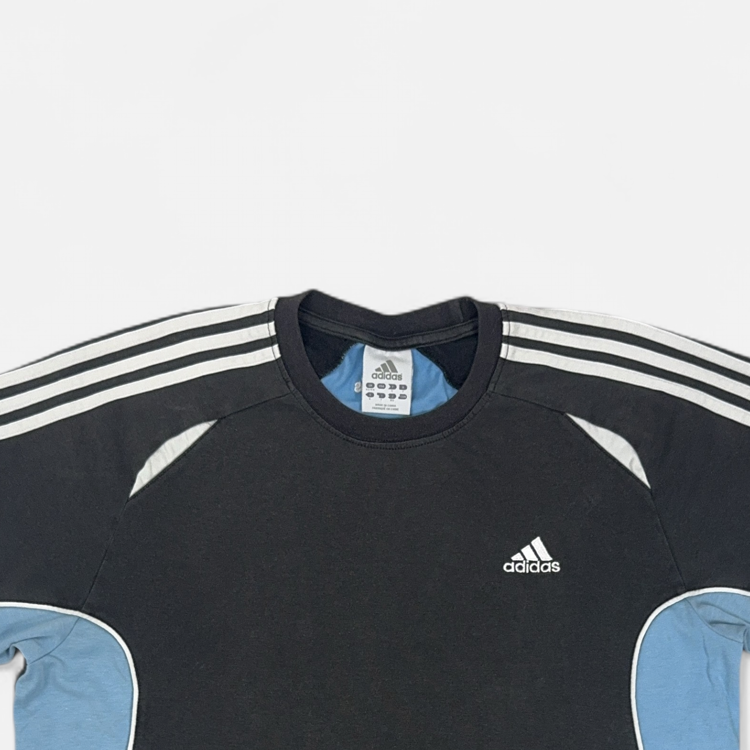 Vintage Adidas Black T-shirt (M) detail