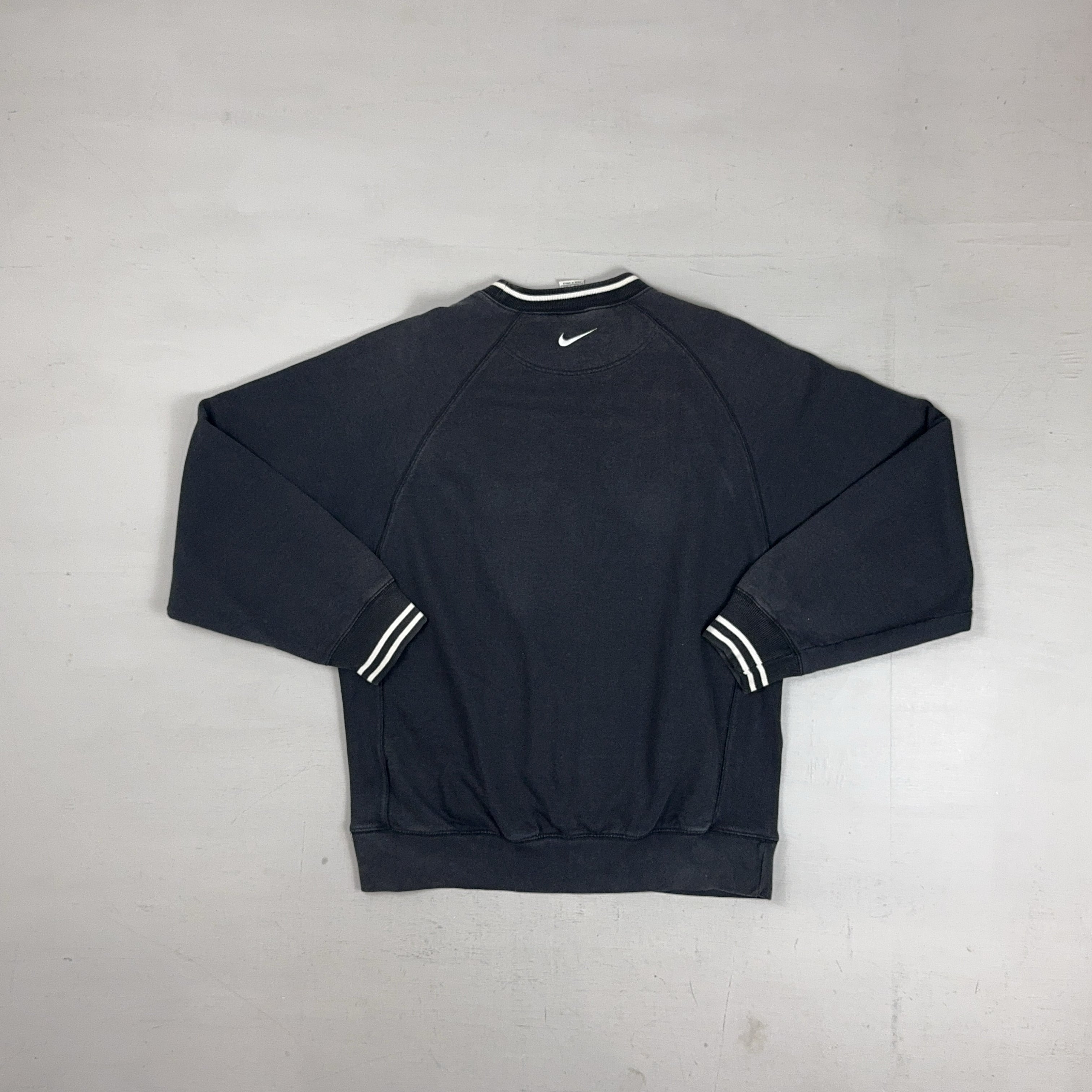 Vintage Nike Black Sweatshirt (XL)