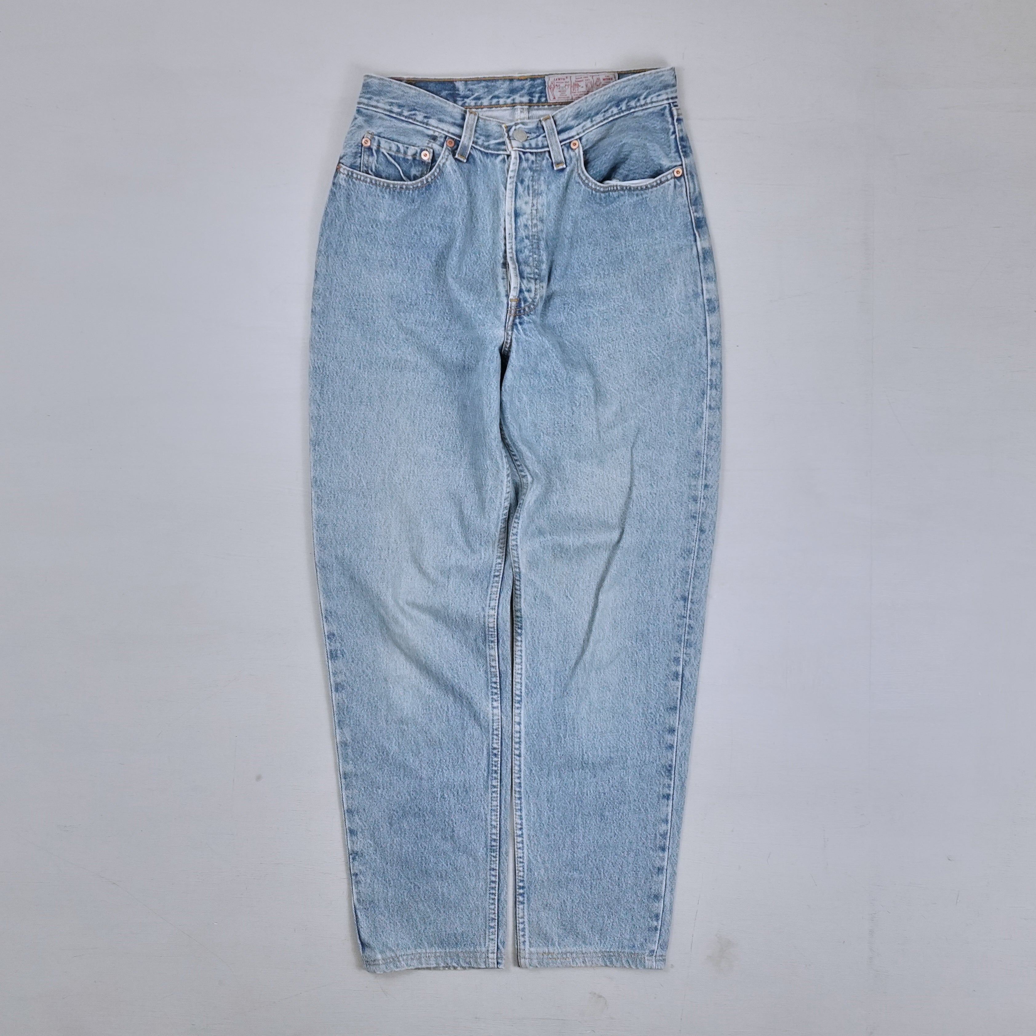 Vintage Levi's Blue Jeans (W32 L32)