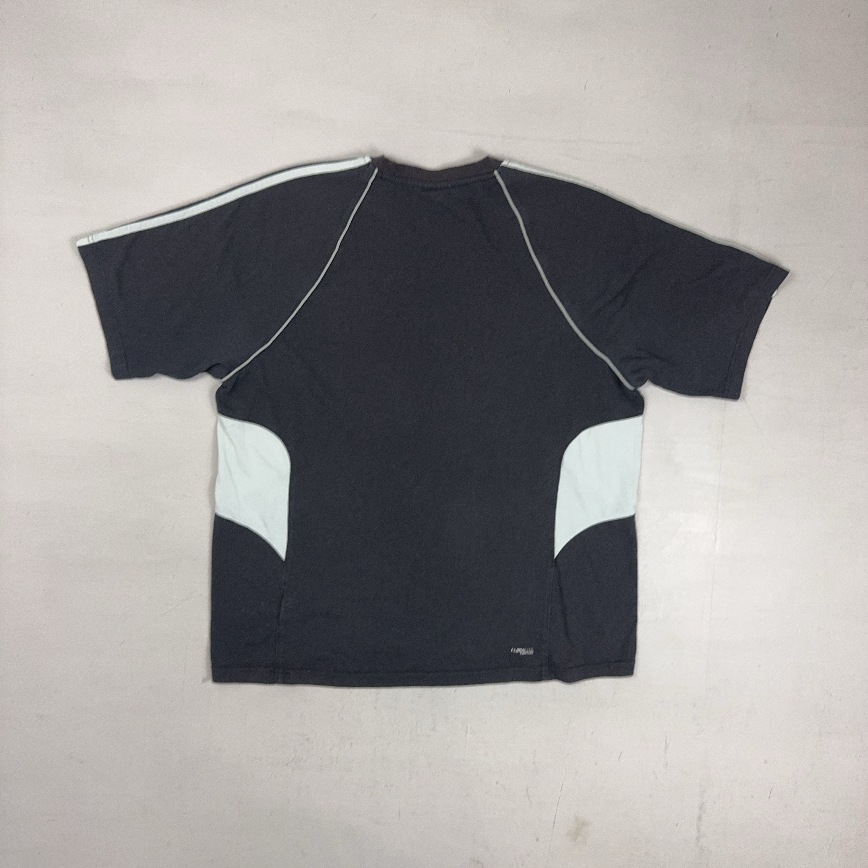 Vintage Adidas Black T-shirt (L)