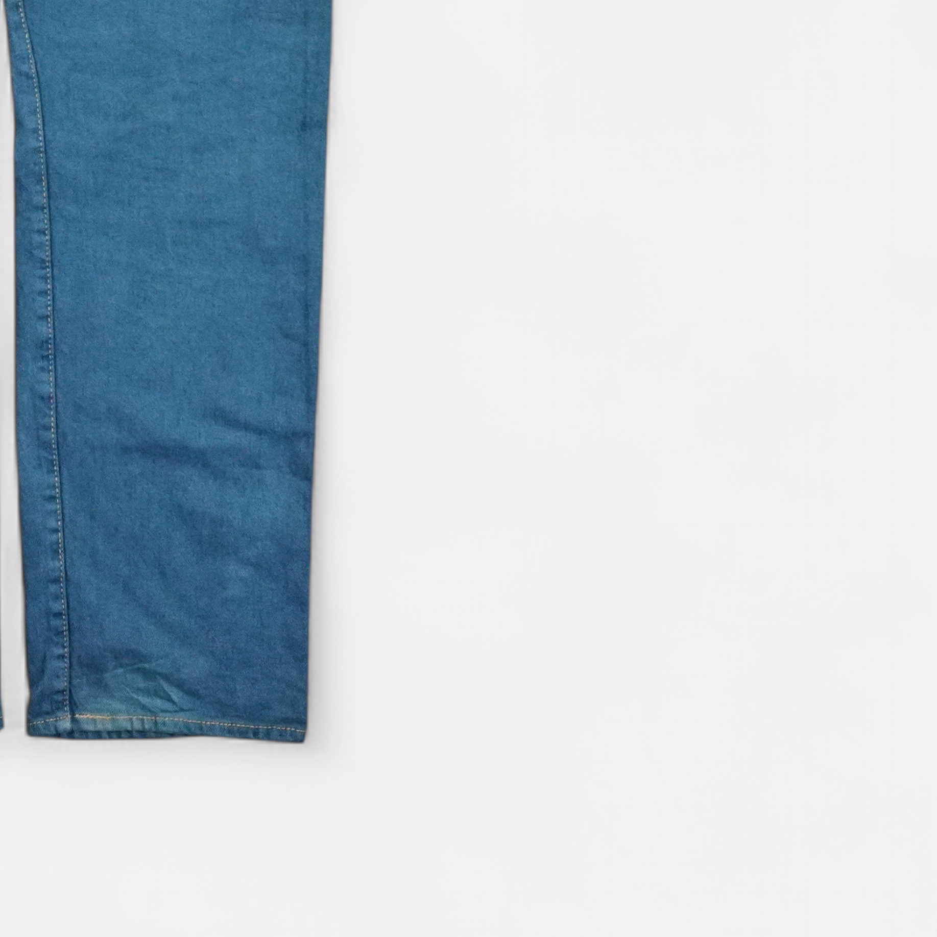 Vintage Levi Strauss & Co. Blue Jeans (W34 L34)