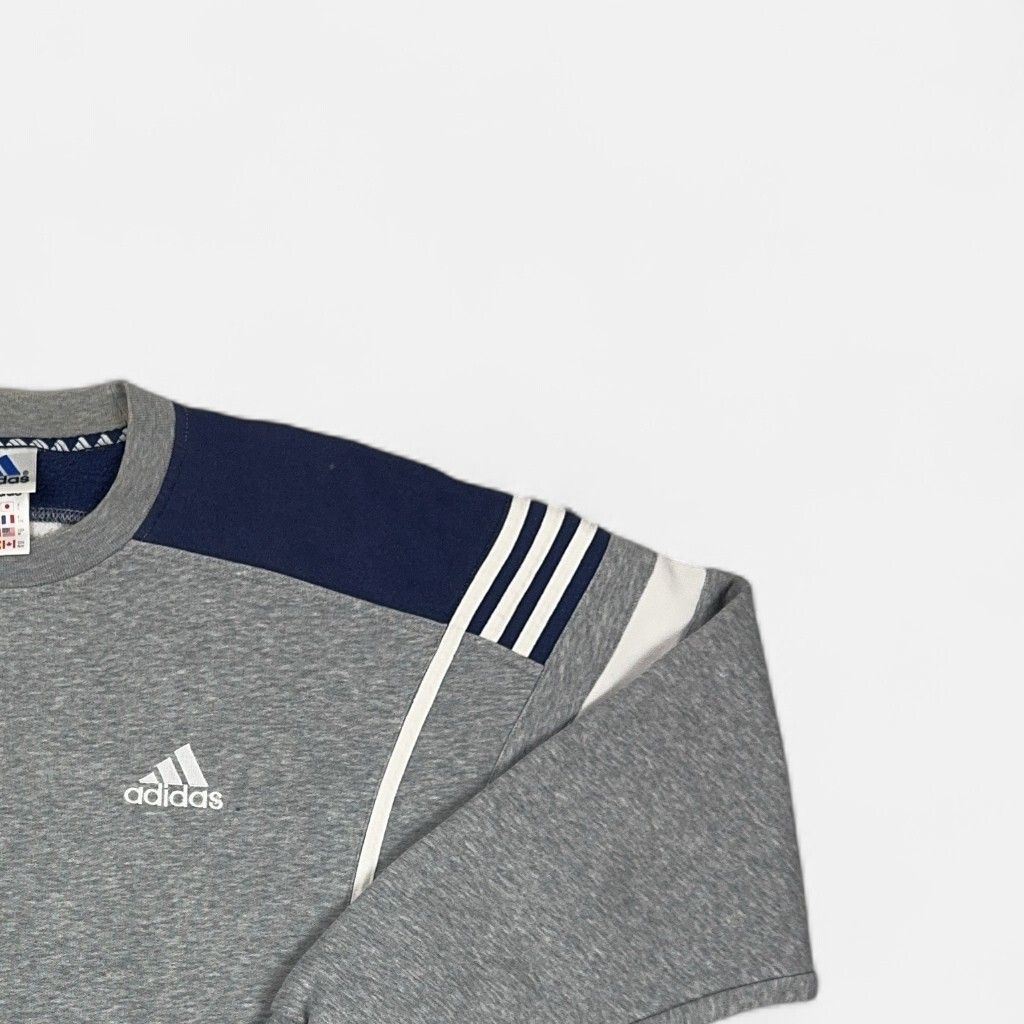 Vintage Adidas Grey Sweatshirt (M)