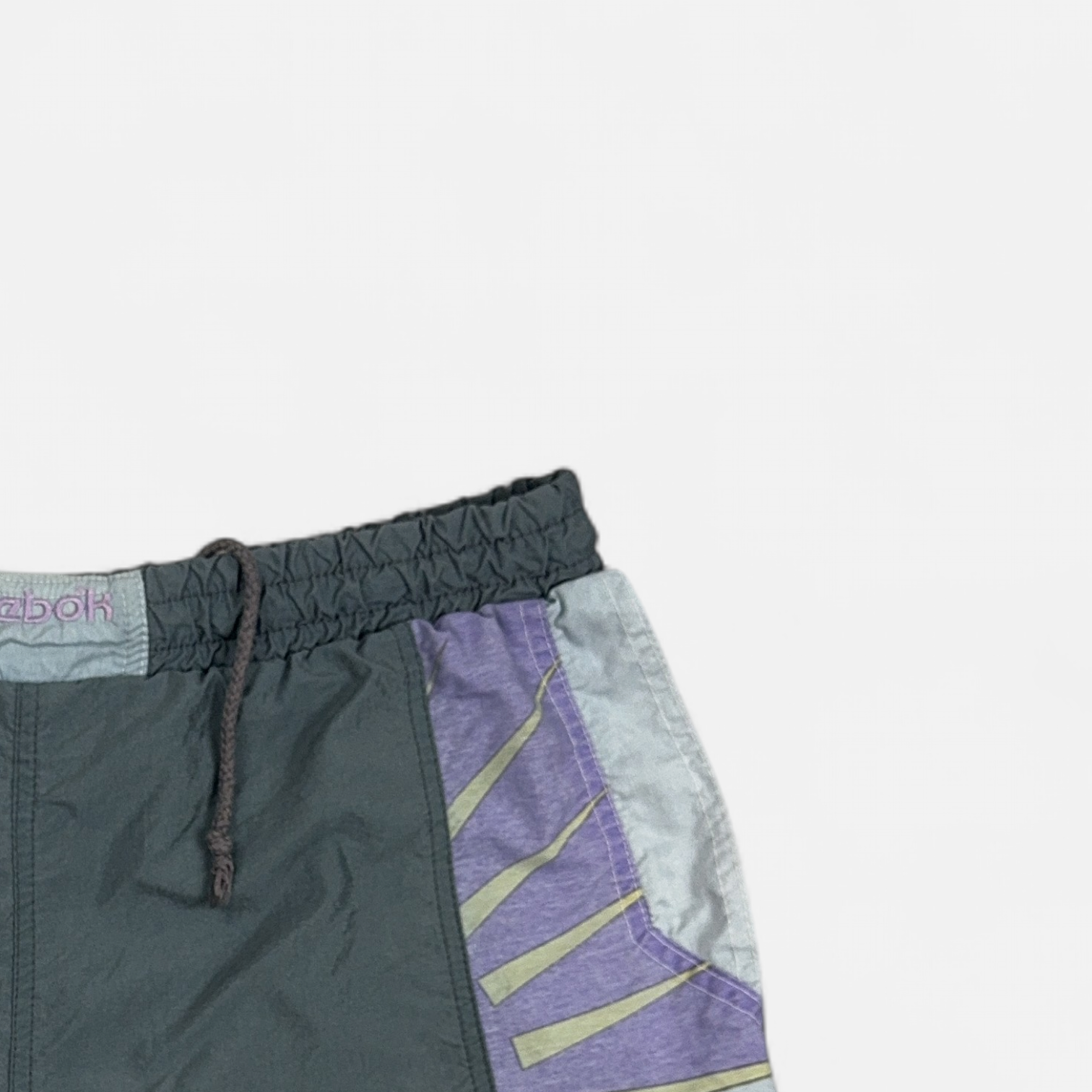 Vintage Reebok Multicoloured Shorts (M) detail