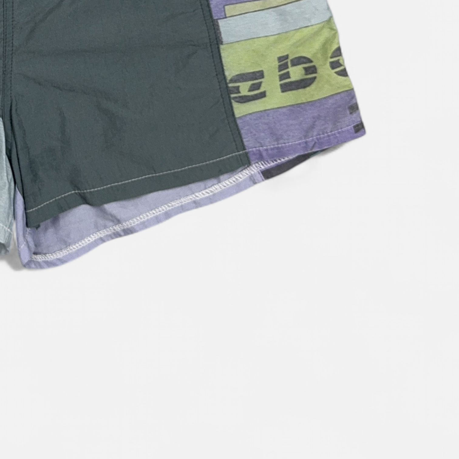 Vintage Reebok Multicoloured Shorts (M) detail