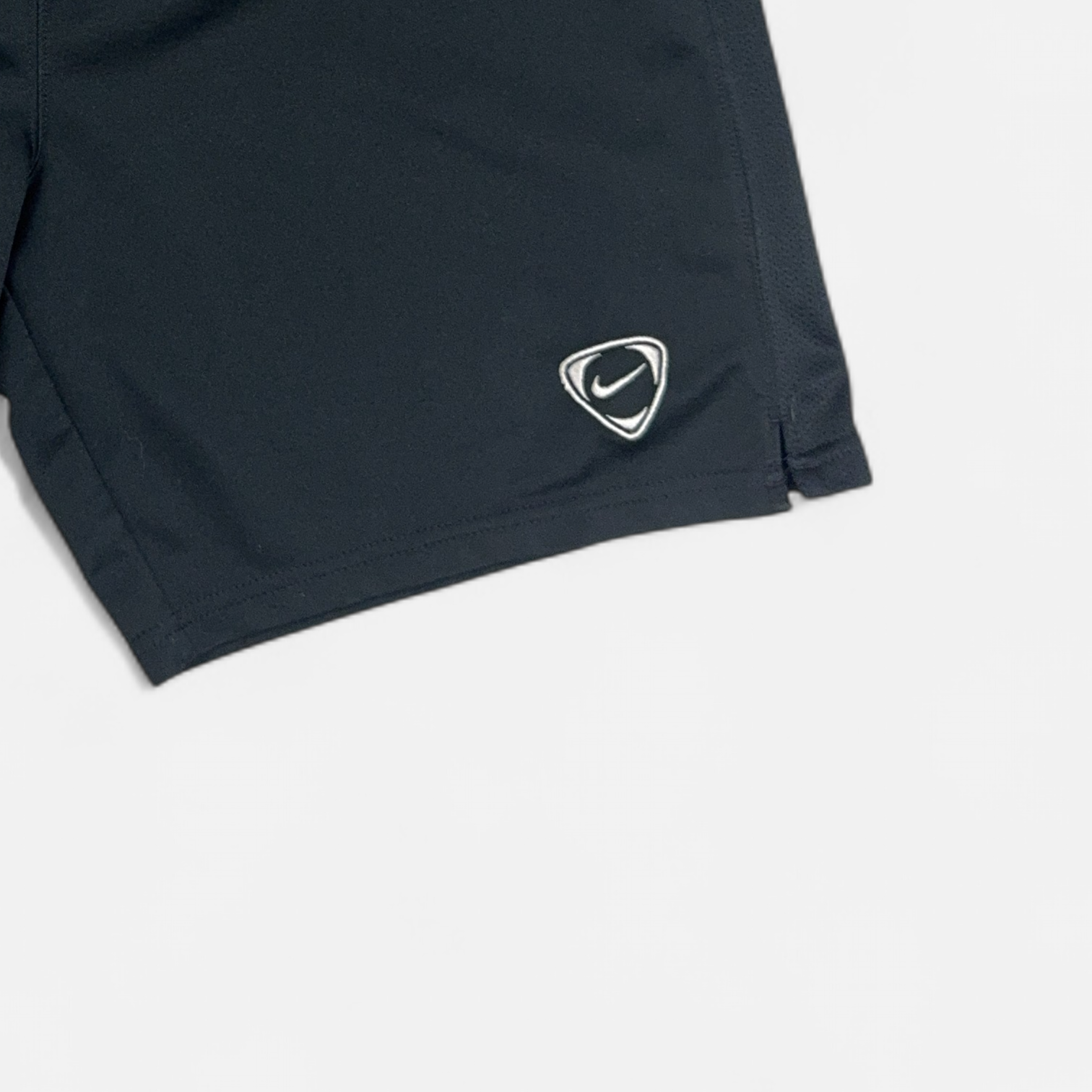 Vintage Nike Black Shorts (M) detail
