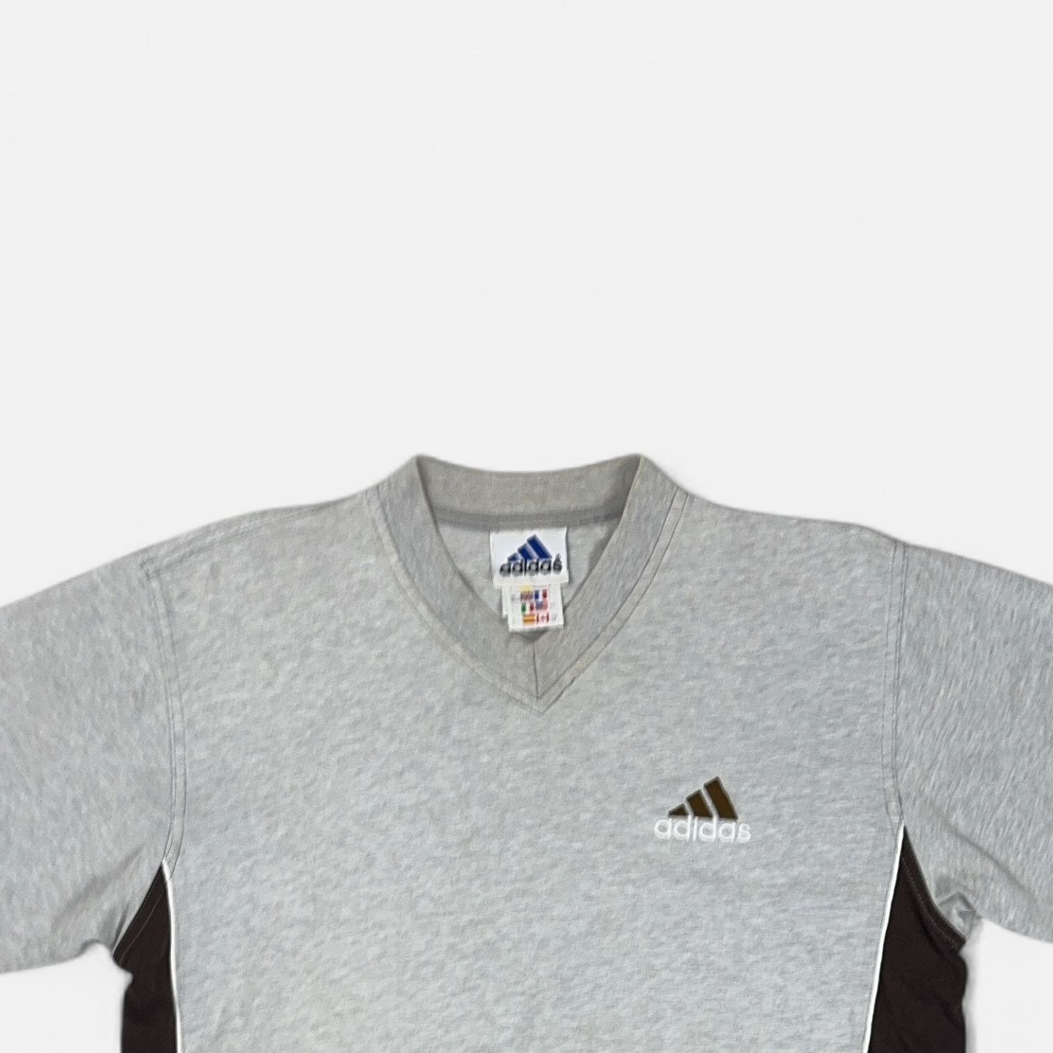 Vintage Adidas Grey T-shirt (M) detail