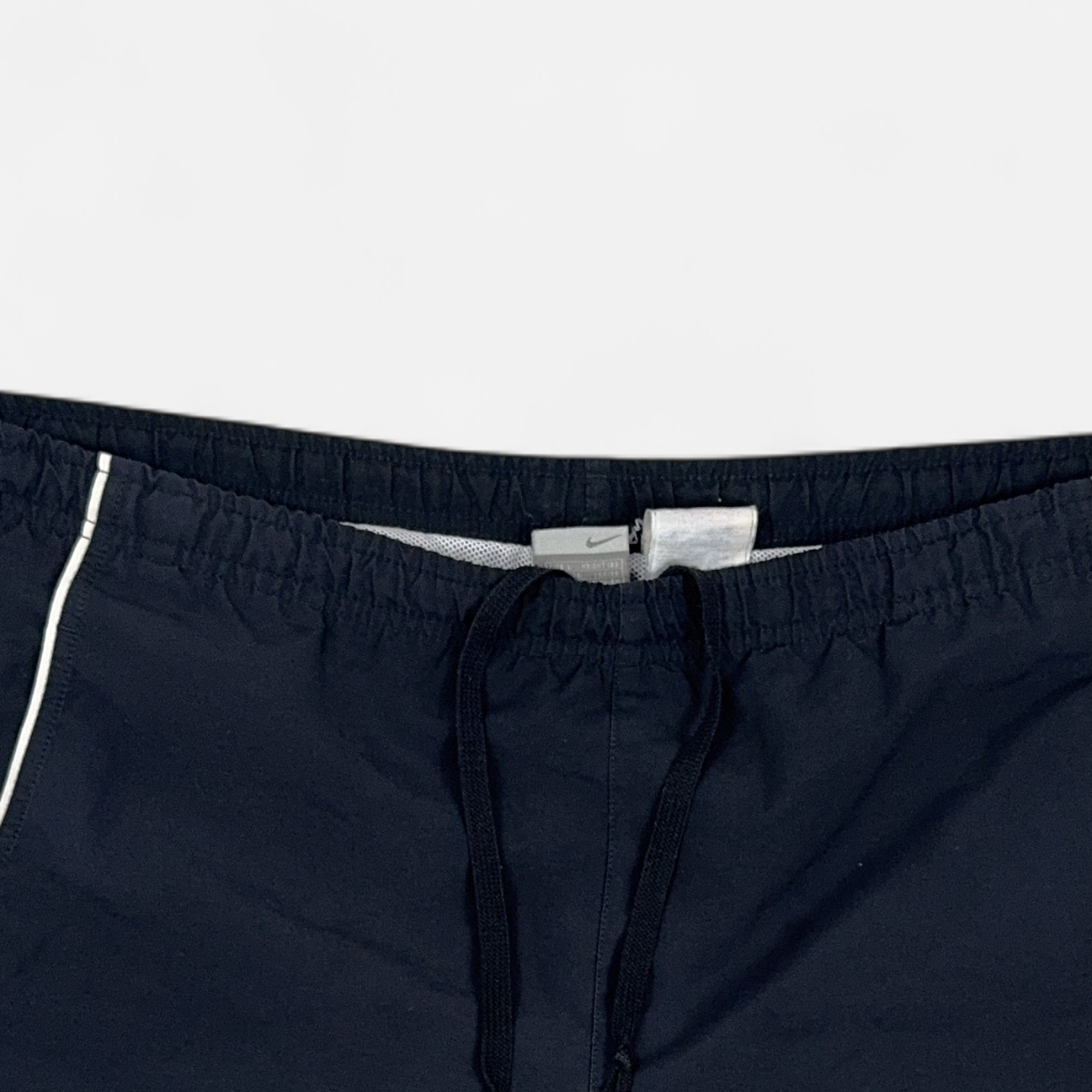 Vintage Nike Black Shorts (L) detail