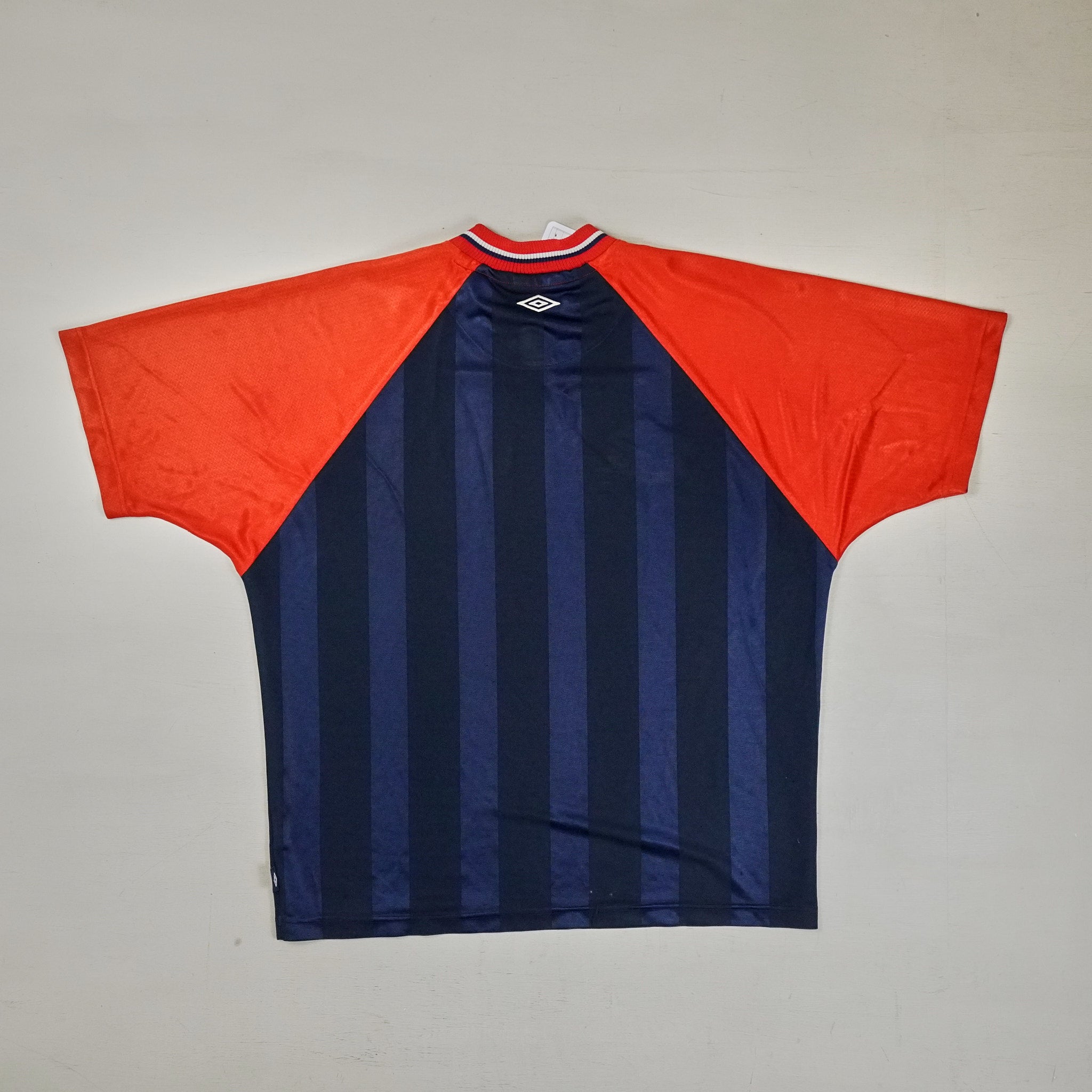 Vintage Umbro Navy V-Neck (S)