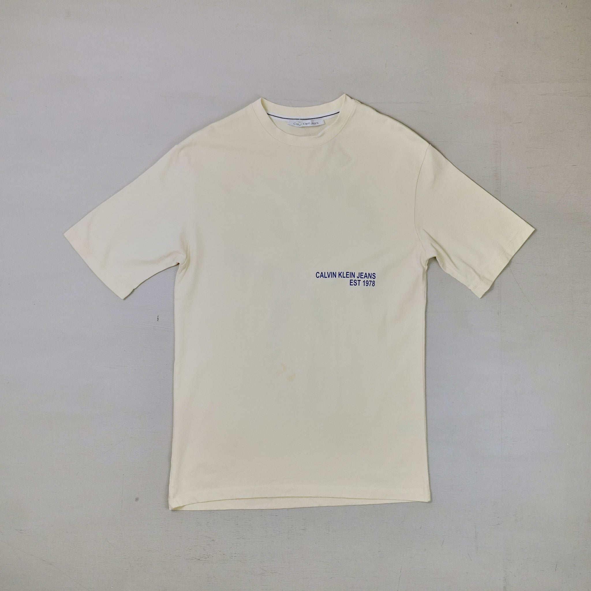 Vintage Calvin Klein Jeans Beige T-shirt (M)