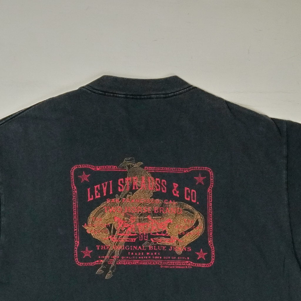 Vintage Levi's Black T-shirt (XL)