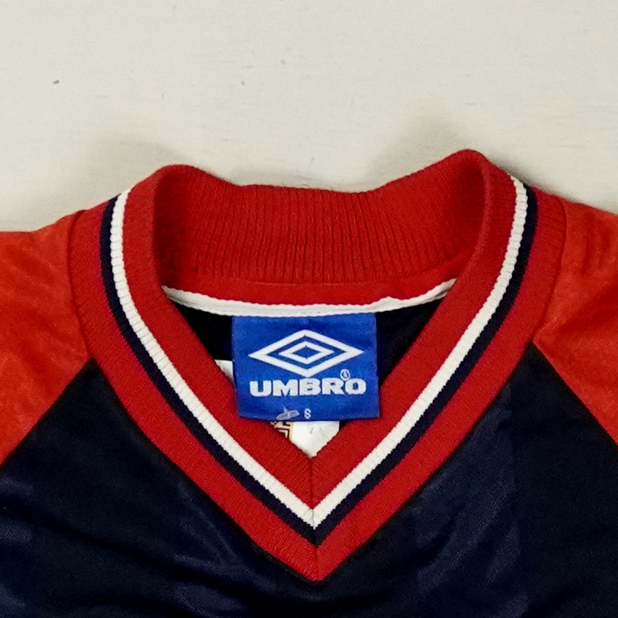 Vintage Umbro Navy V-Neck (S)