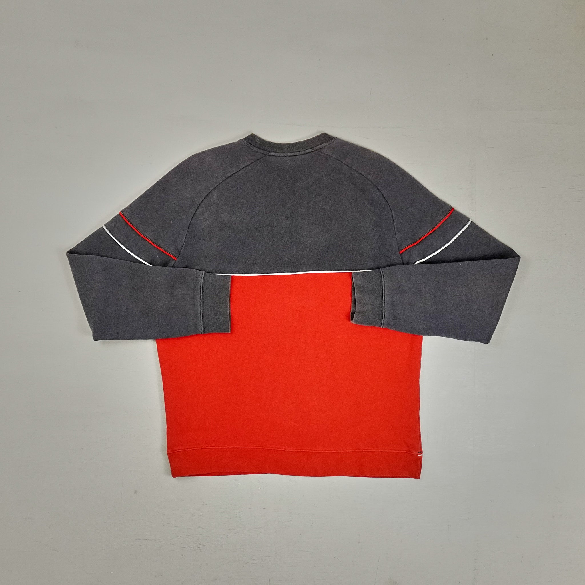 Vintage Sergio Tacchini Grey Sweatshirt (M)