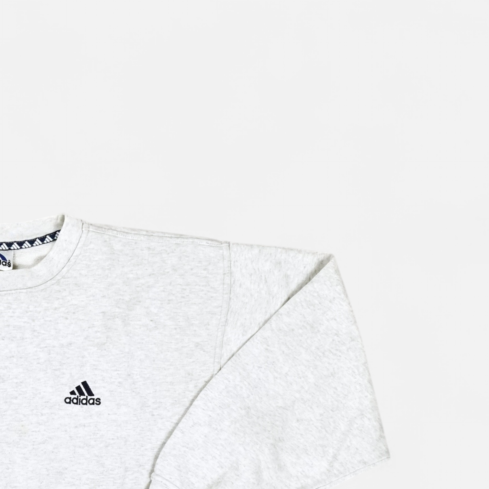 Vintage Adidas White Sweatshirt (M)