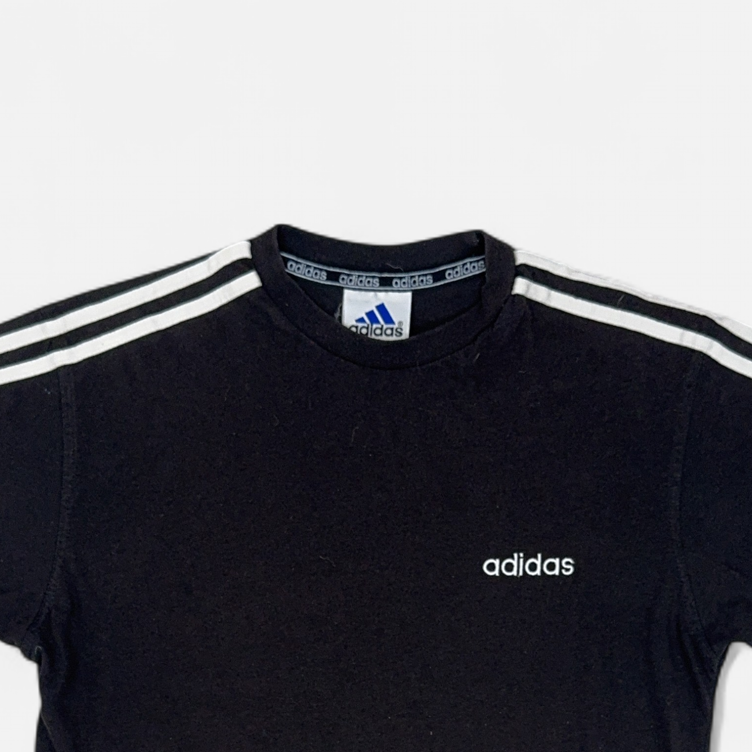 Vintage Adidas Black T-shirt (M) detail
