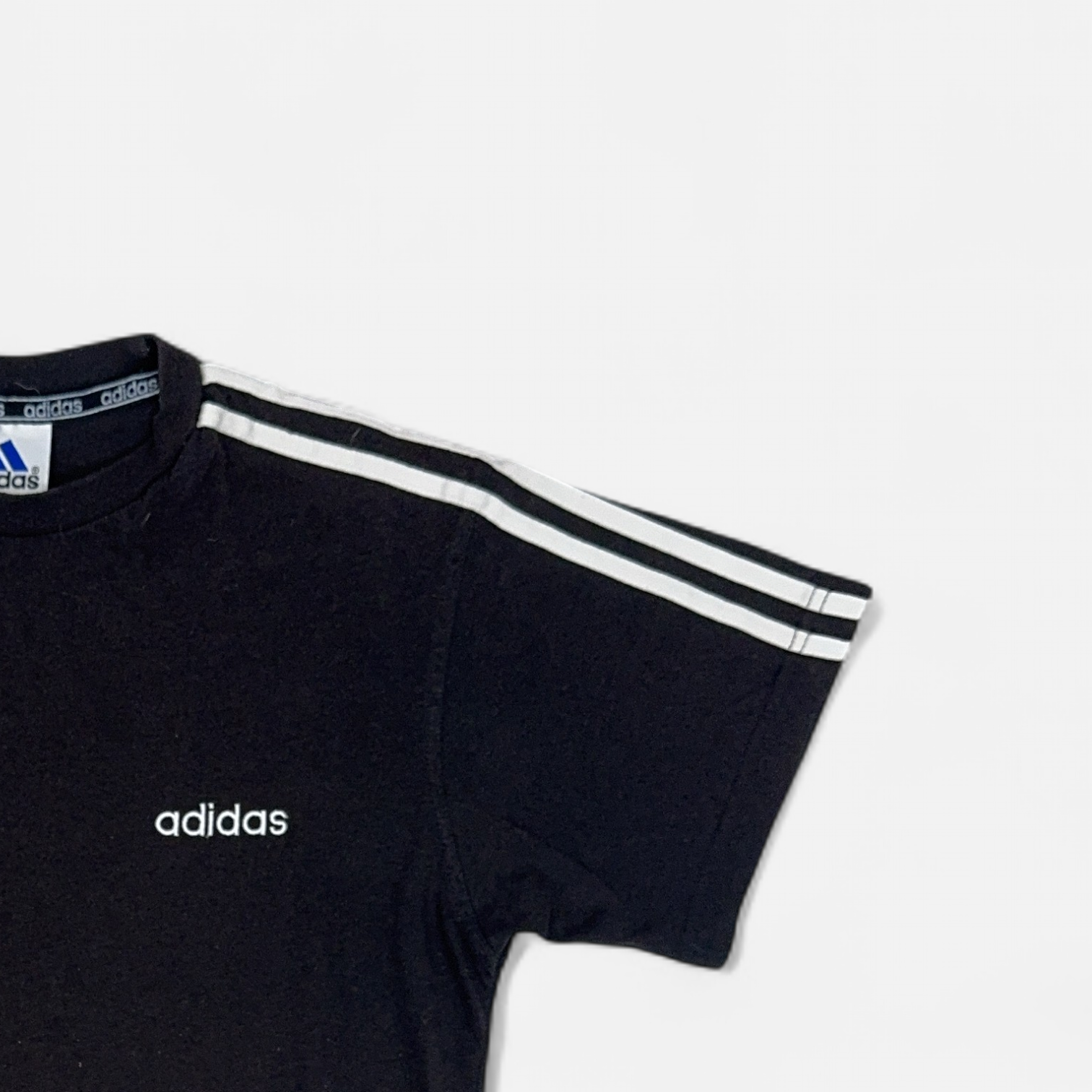 Vintage Adidas Black T-shirt (M) detail