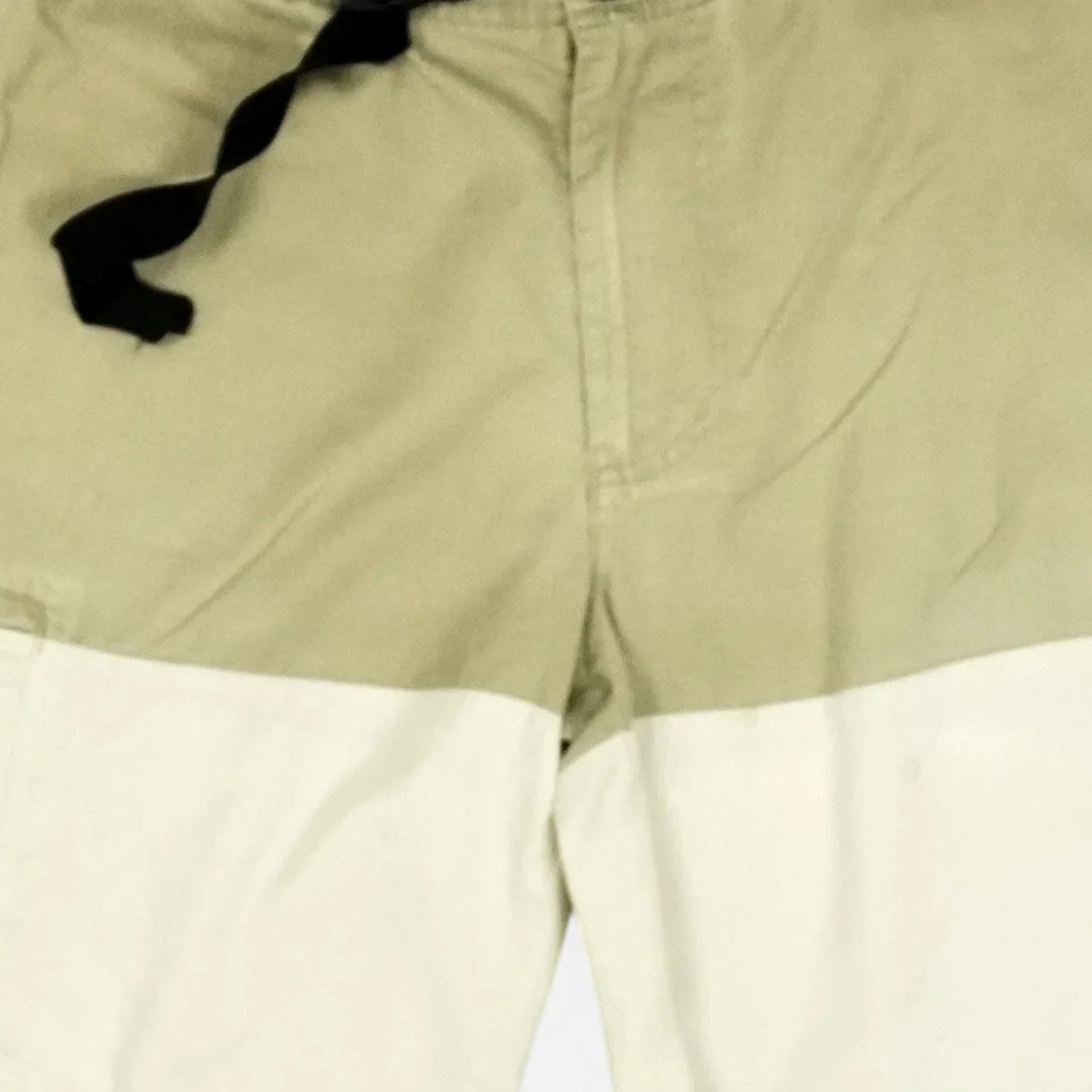 Classic Shorts（beige） Effortless Summer Men's Fashion Look with Crochet Knit Shirt