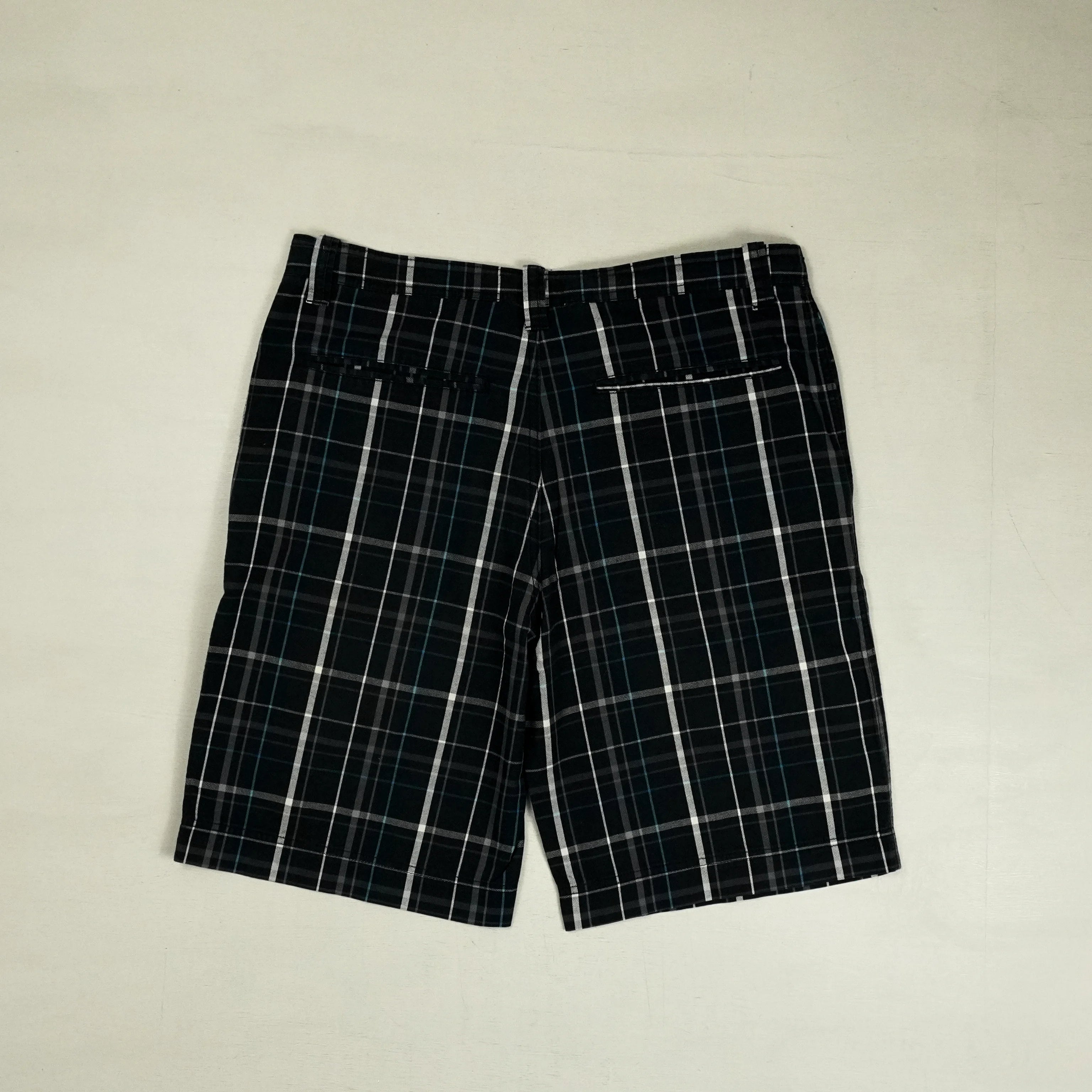 Vintage Nike Black Striped Shorts (32)