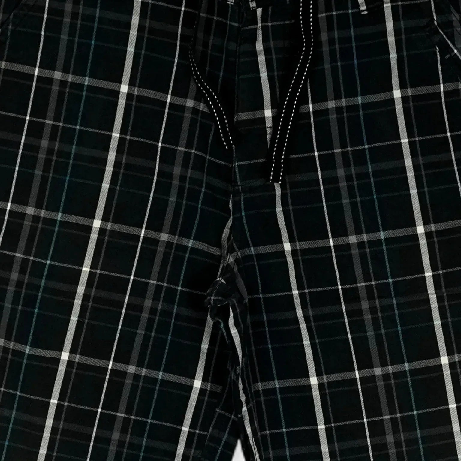 Vintage Nike Black Striped Shorts (32)