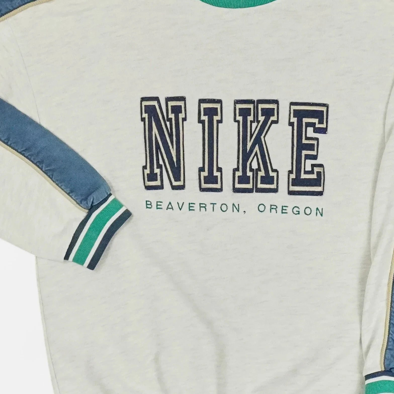 Vintage Nike White 90s Sweatshirt (S) – SourcedBySab