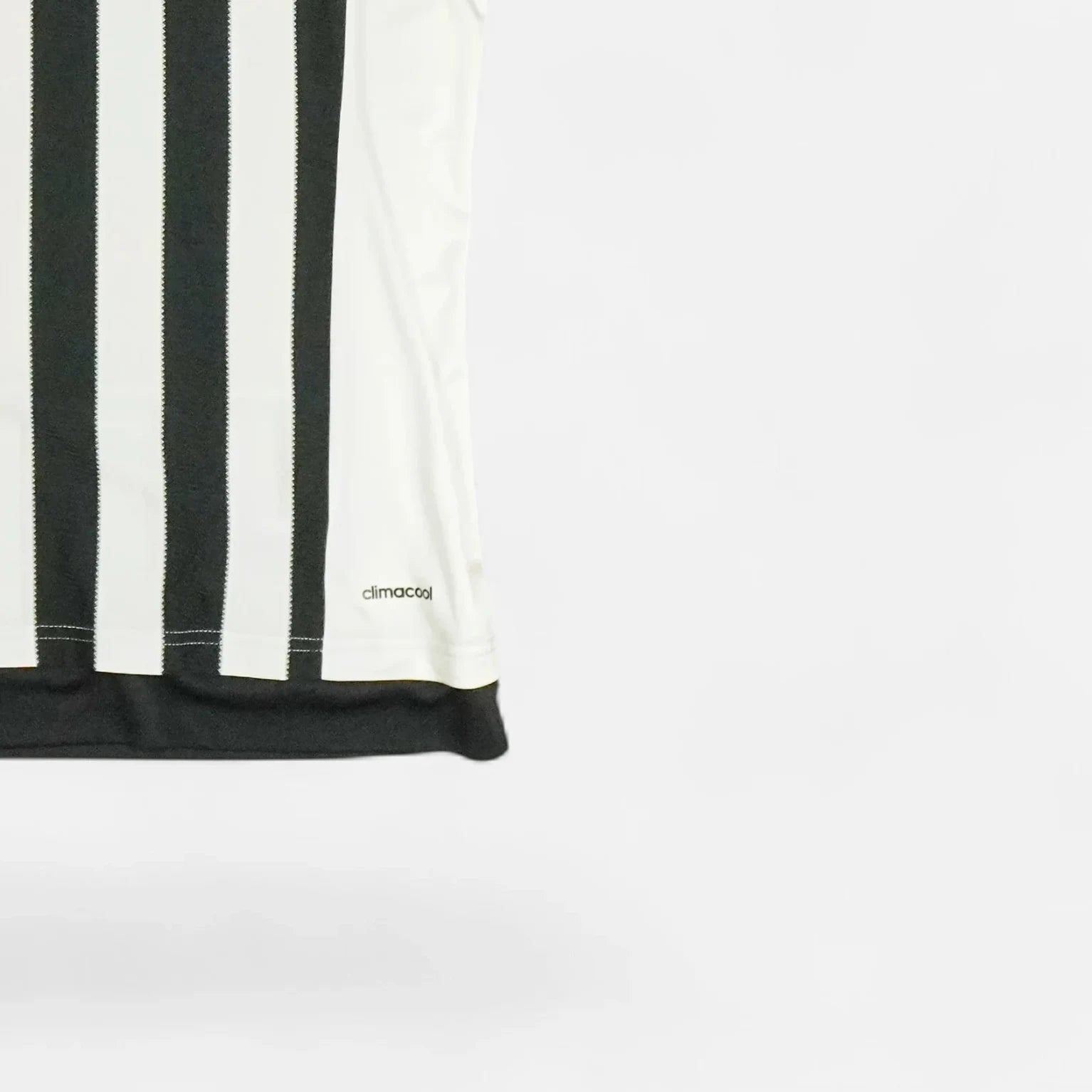 Juventus Dybala 2015-2016 Adidas Home Jersey (M)