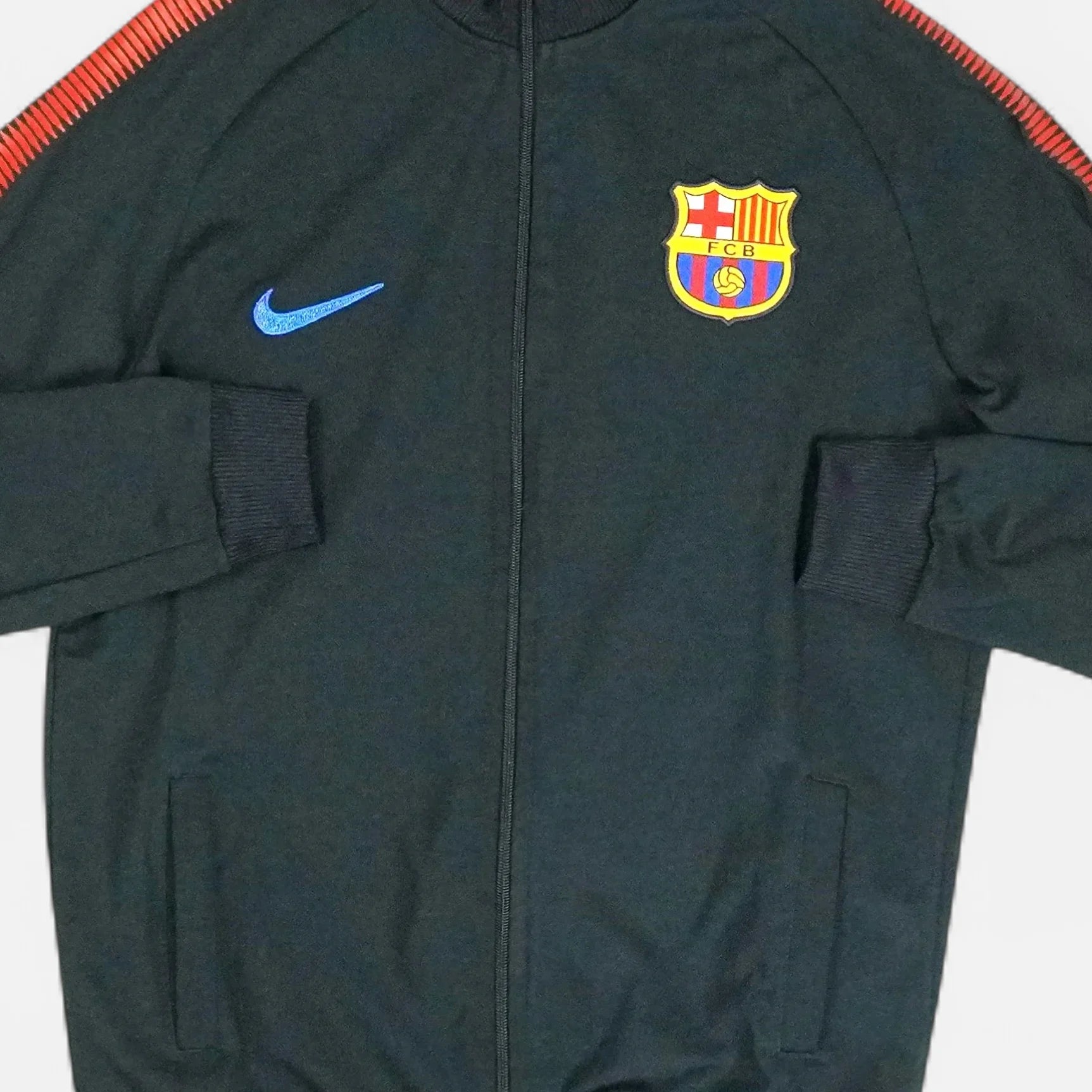 Vintage Nike Navy track jacket (XS)