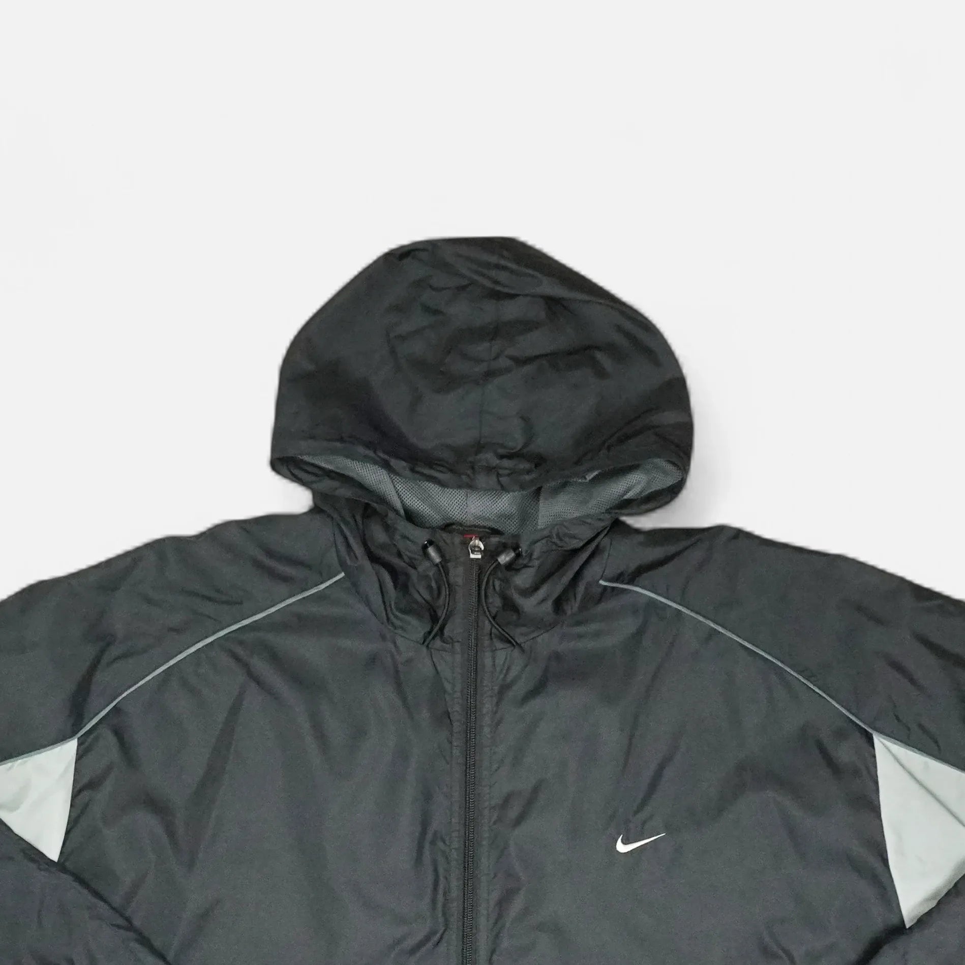 Vintage Nike Black hooded windbreaker jacket (XL)