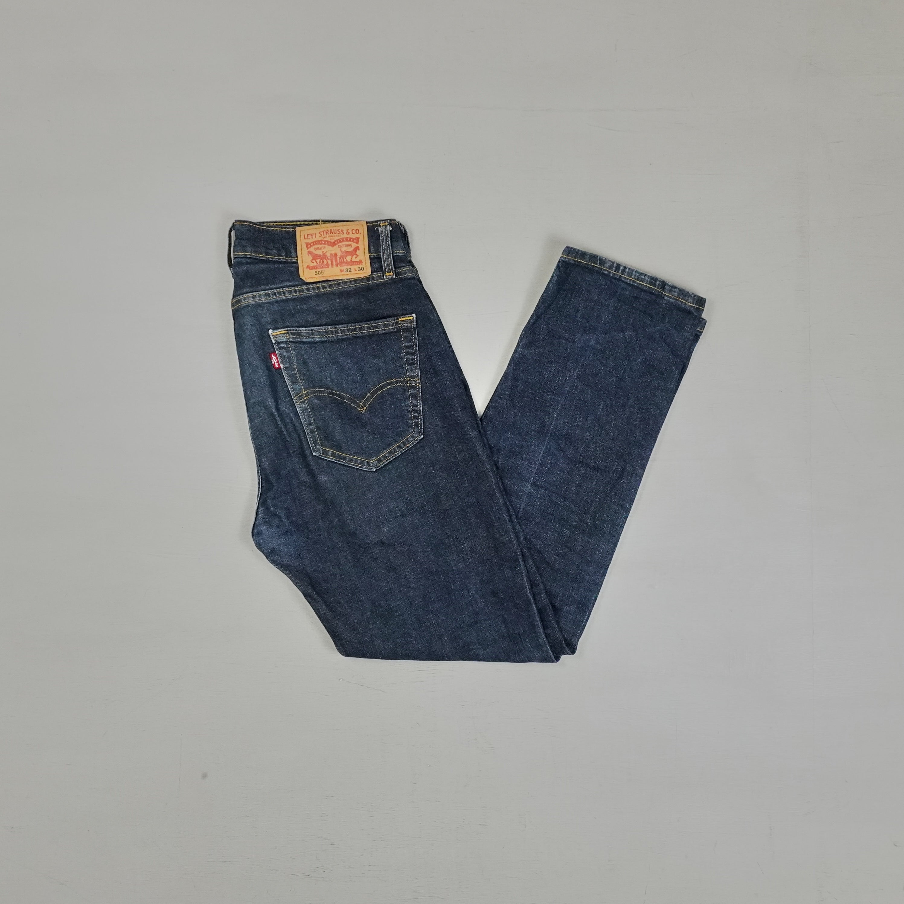 Vintage Levi Strauss & Co. Blue Jeans (W32 L30)