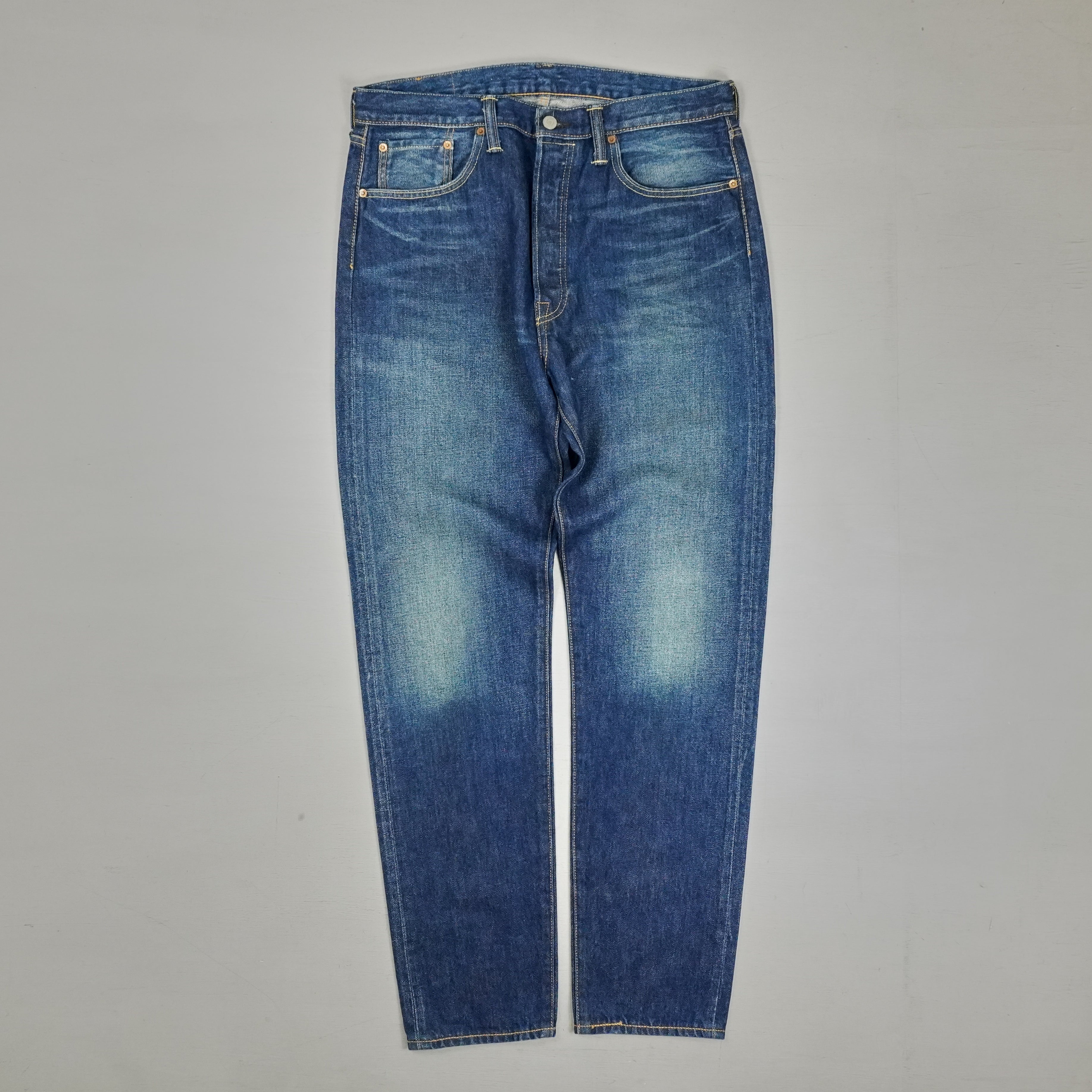 Vintage Levi Strauss & Co. Blue Jeans (W34 L34)