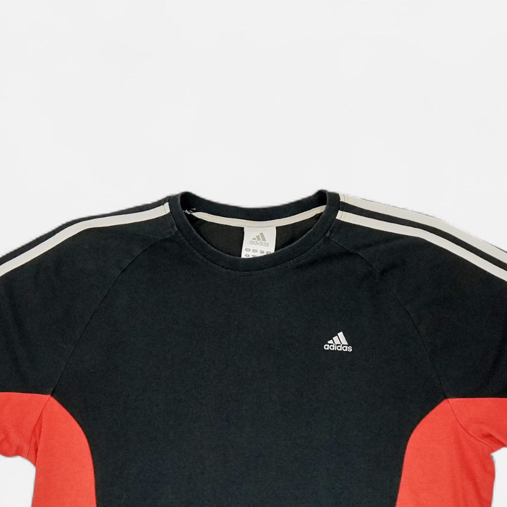 Vintage Adidas Black T-shirt (L)