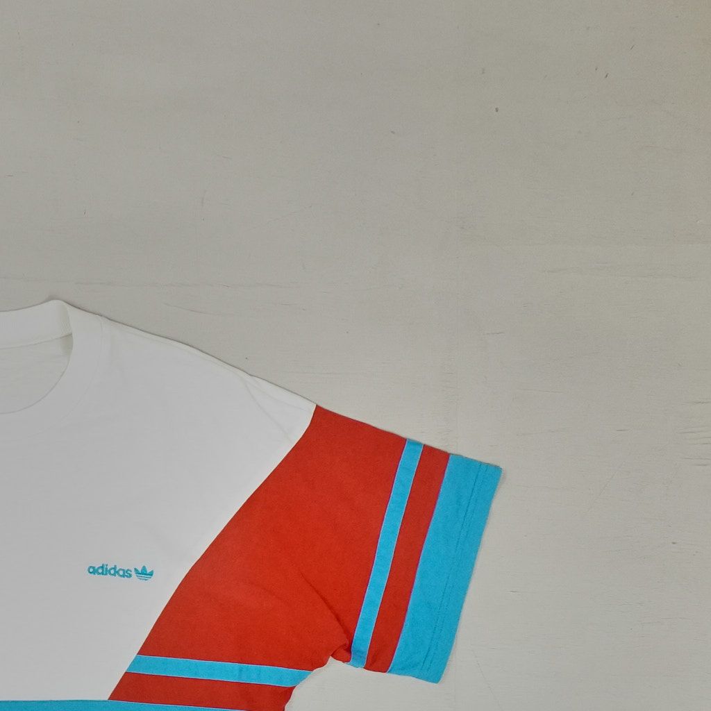 Vintage Adidas White T-shirt (M)