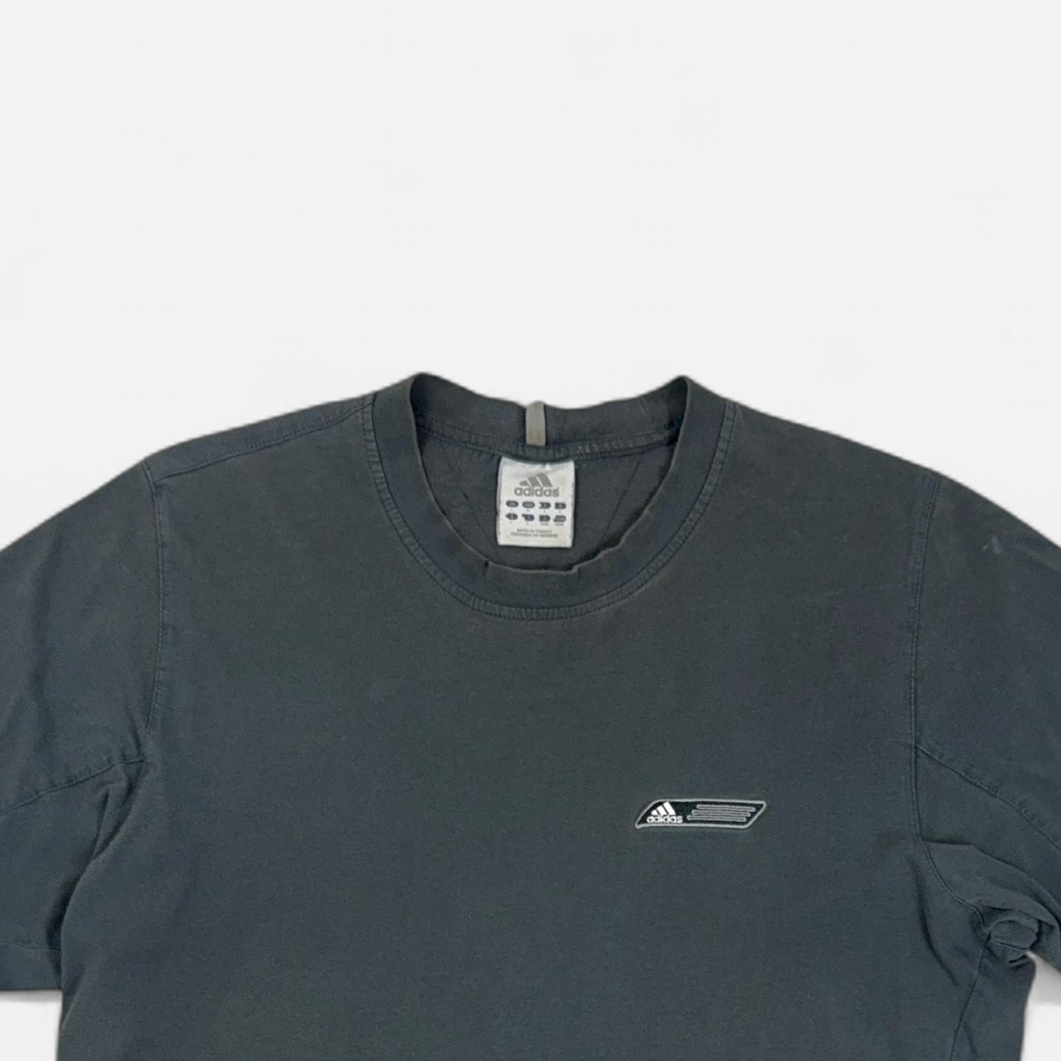 Vintage Adidas Grey T-shirt (M) detail